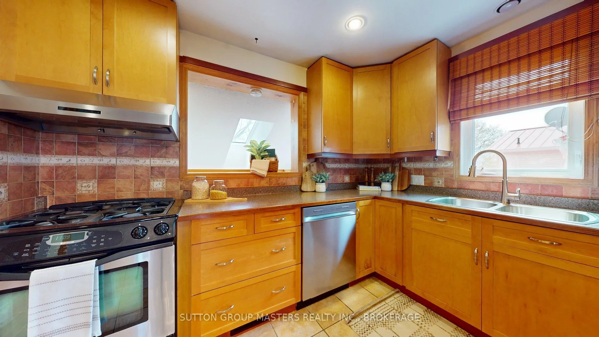 Photo 11 of 896 Nottinghill Avenue, Kingston, North of Taylor-Kidd Blvd — HOMEH