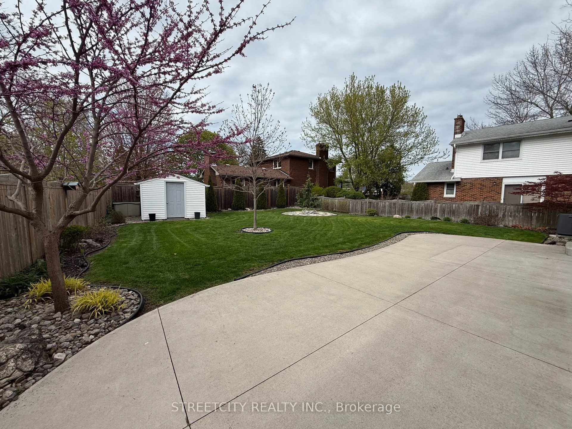 Photo 3 of 1044 Cathcart Boulevard, Sarnia — HOMEH