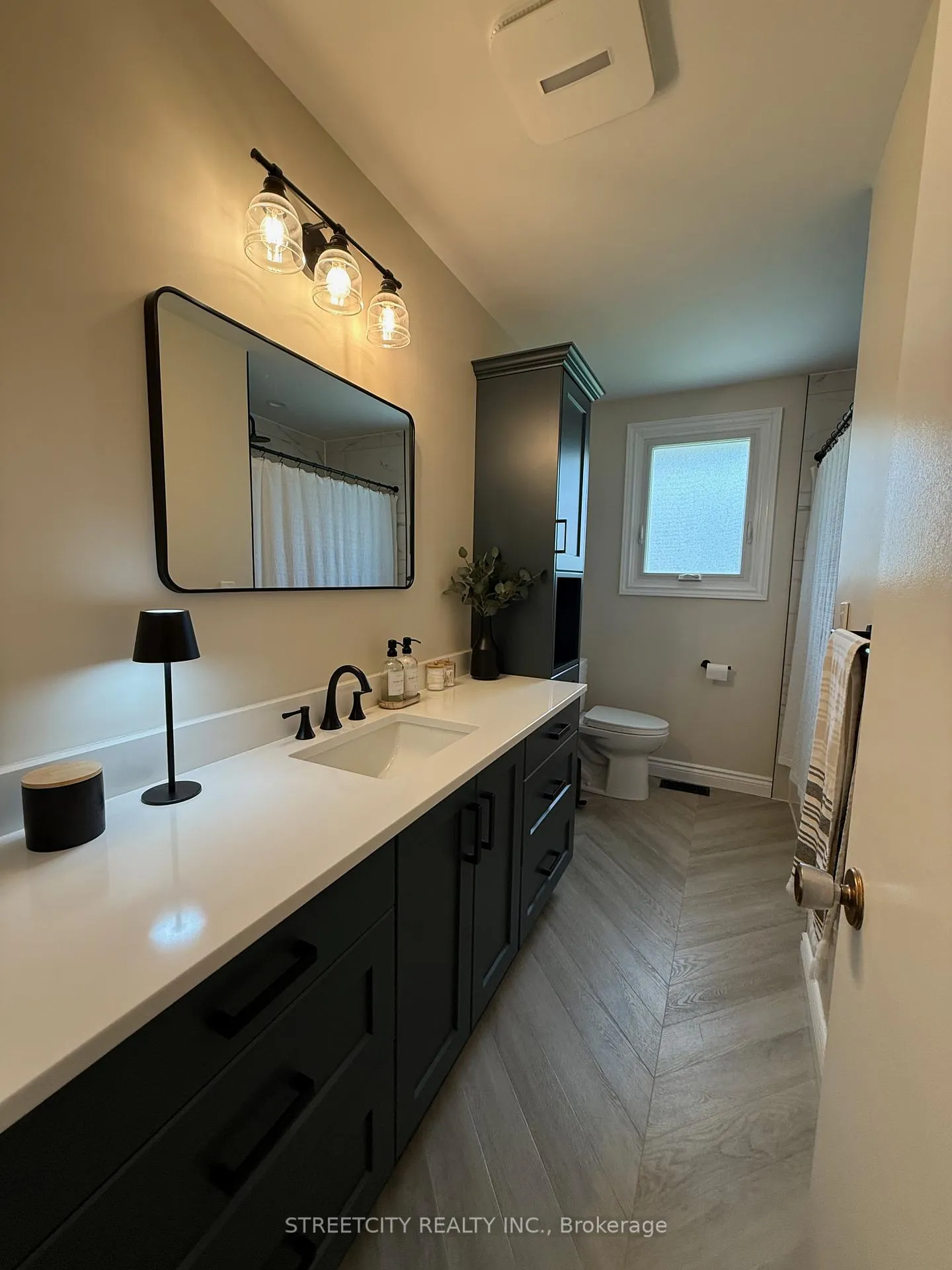 Photo 9 of 1044 Cathcart Boulevard, Sarnia — HOMEH