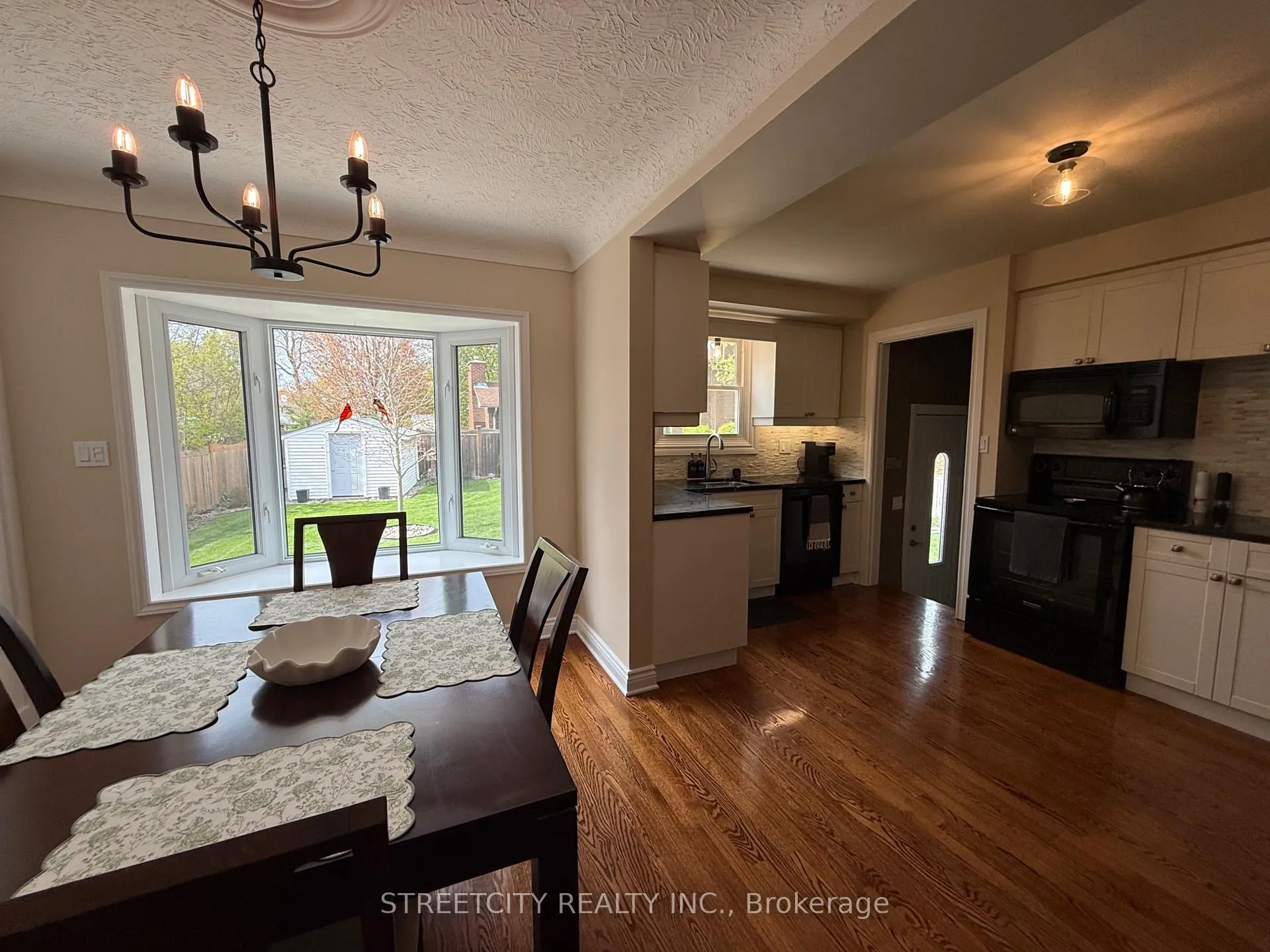 Photo 12 of 1044 Cathcart Boulevard, Sarnia — HOMEH