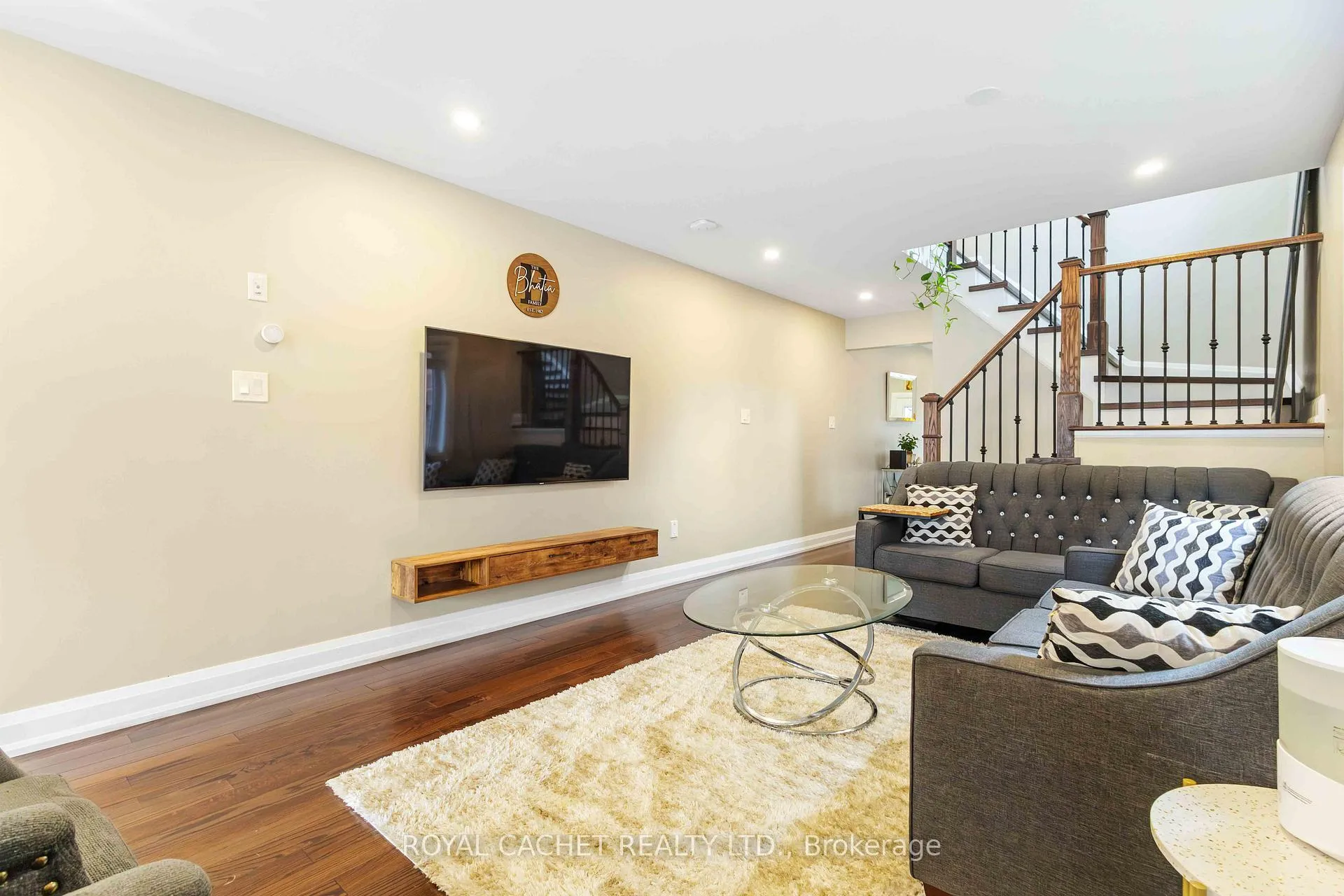 Photo 9 of 20 Gaskin Street, Ajax, Central East — HOMEH