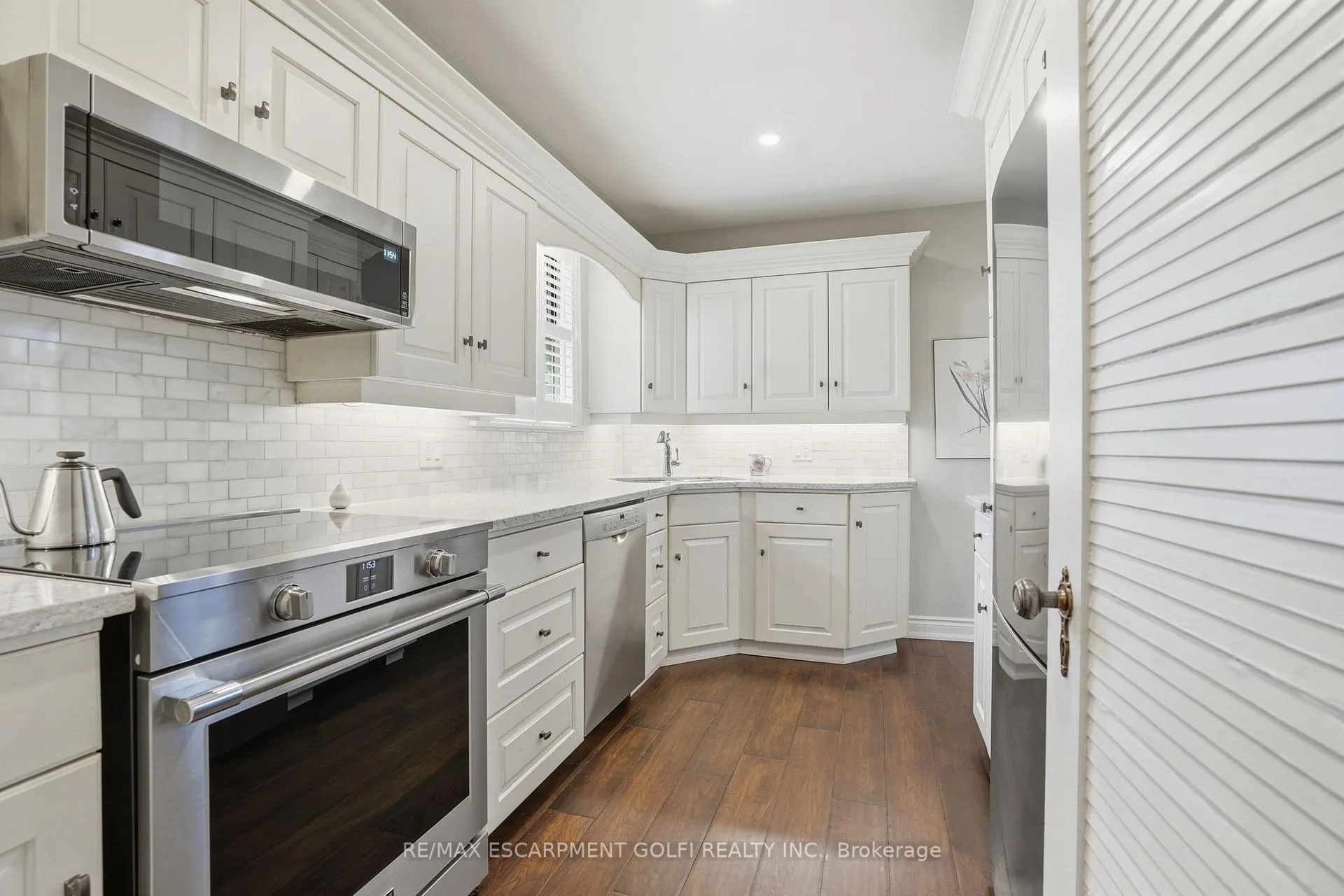 Photo 12 of 41 Queen Mary Drive, St. Catharines, Downtown — HOMEH