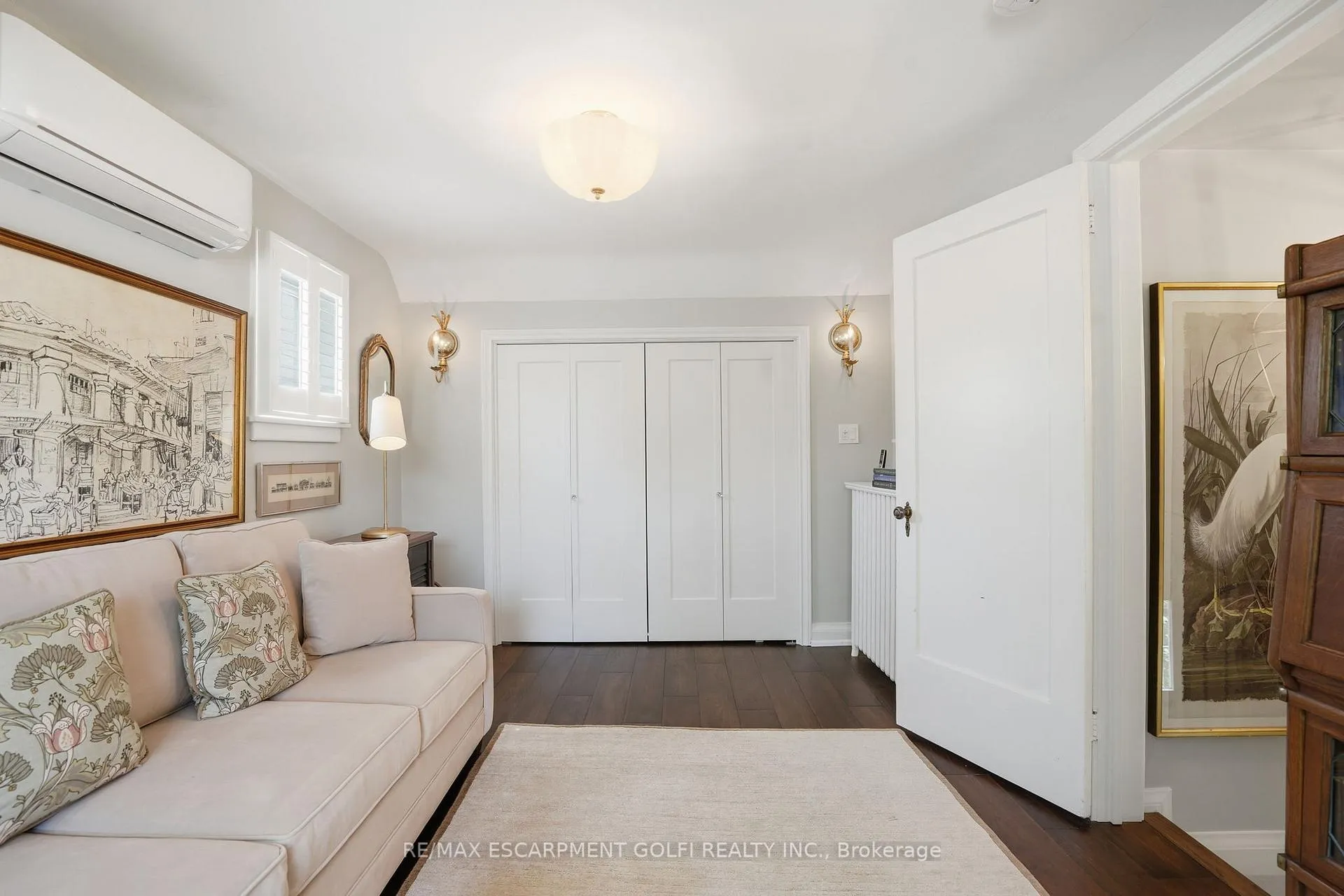 Photo 21 of 41 Queen Mary Drive, St. Catharines, Downtown — HOMEH