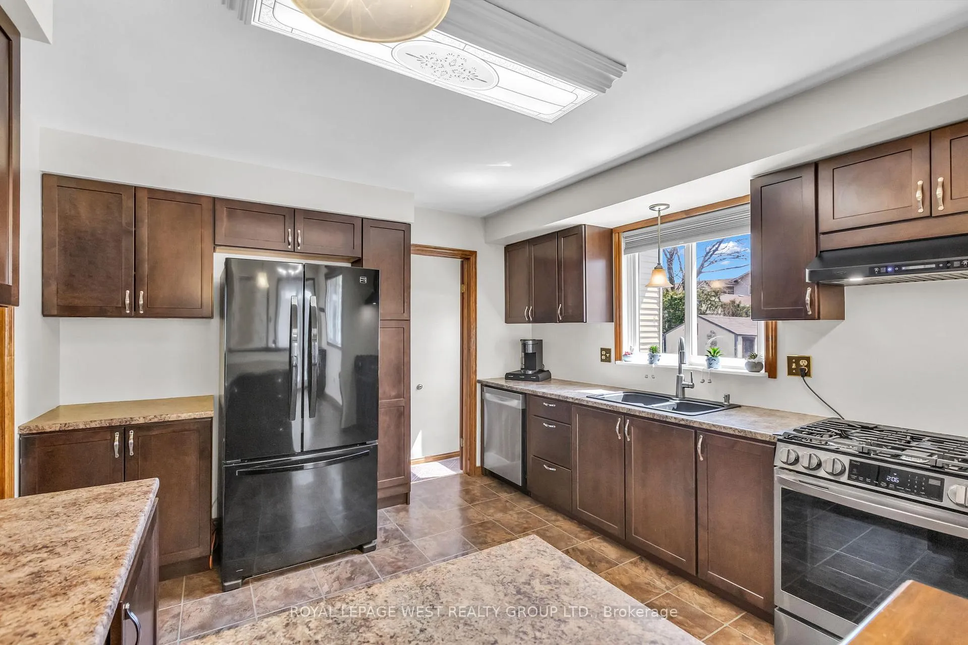 Photo 9 of 12 Banburry Crescent, Grimsby, Grimsby Beach — HOMEH