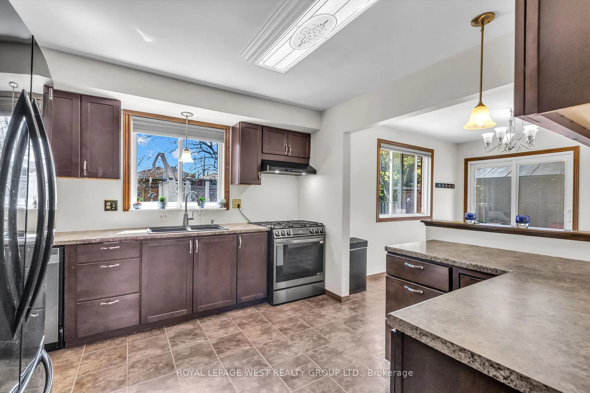 Photo 10 of 12 Banburry Crescent, Grimsby, Grimsby Beach — HOMEH