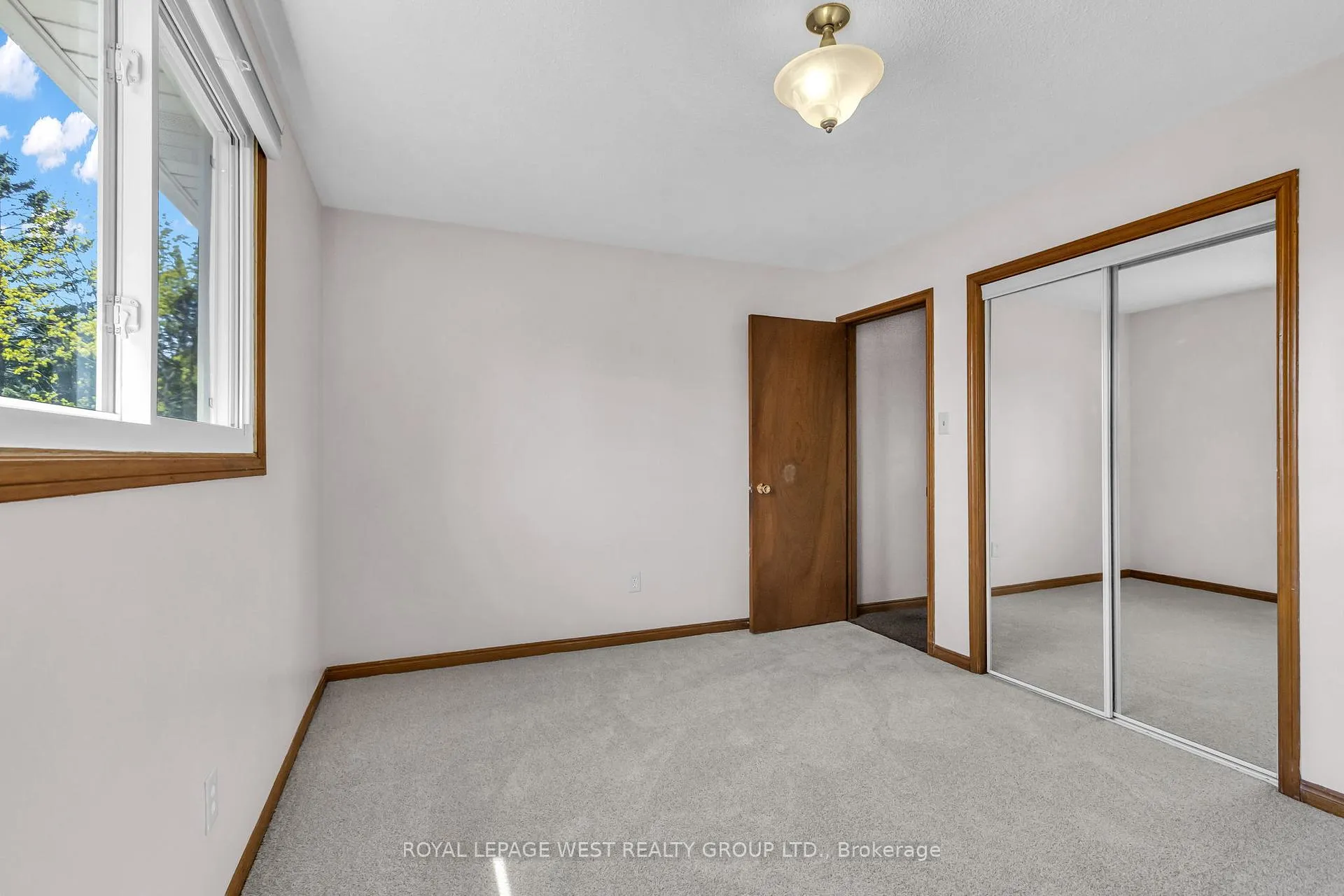 Photo 23 of 12 Banburry Crescent, Grimsby, Grimsby Beach — HOMEH