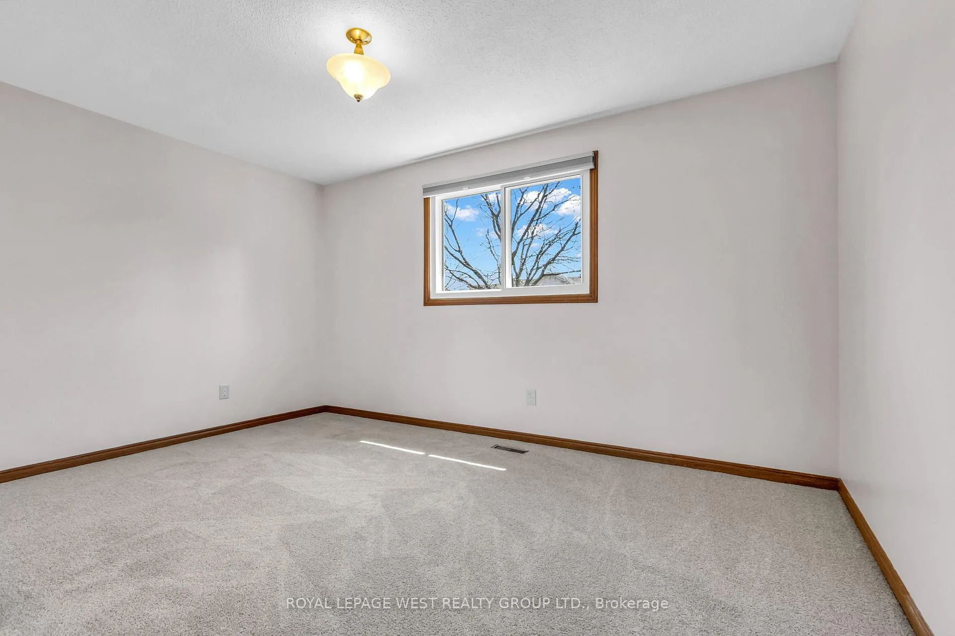 Photo 24 of 12 Banburry Crescent, Grimsby, Grimsby Beach — HOMEH
