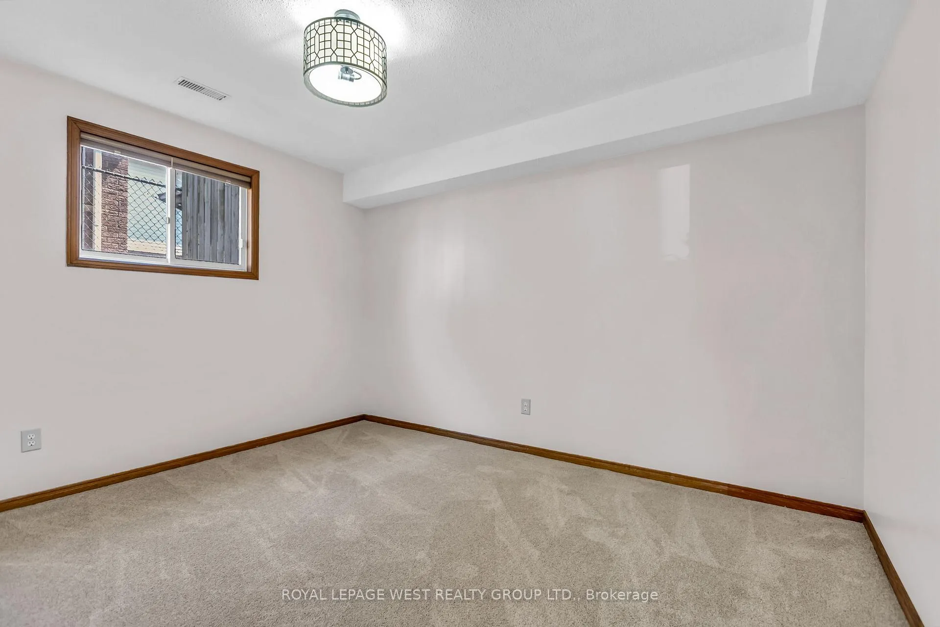 Photo 25 of 12 Banburry Crescent, Grimsby, Grimsby Beach — HOMEH