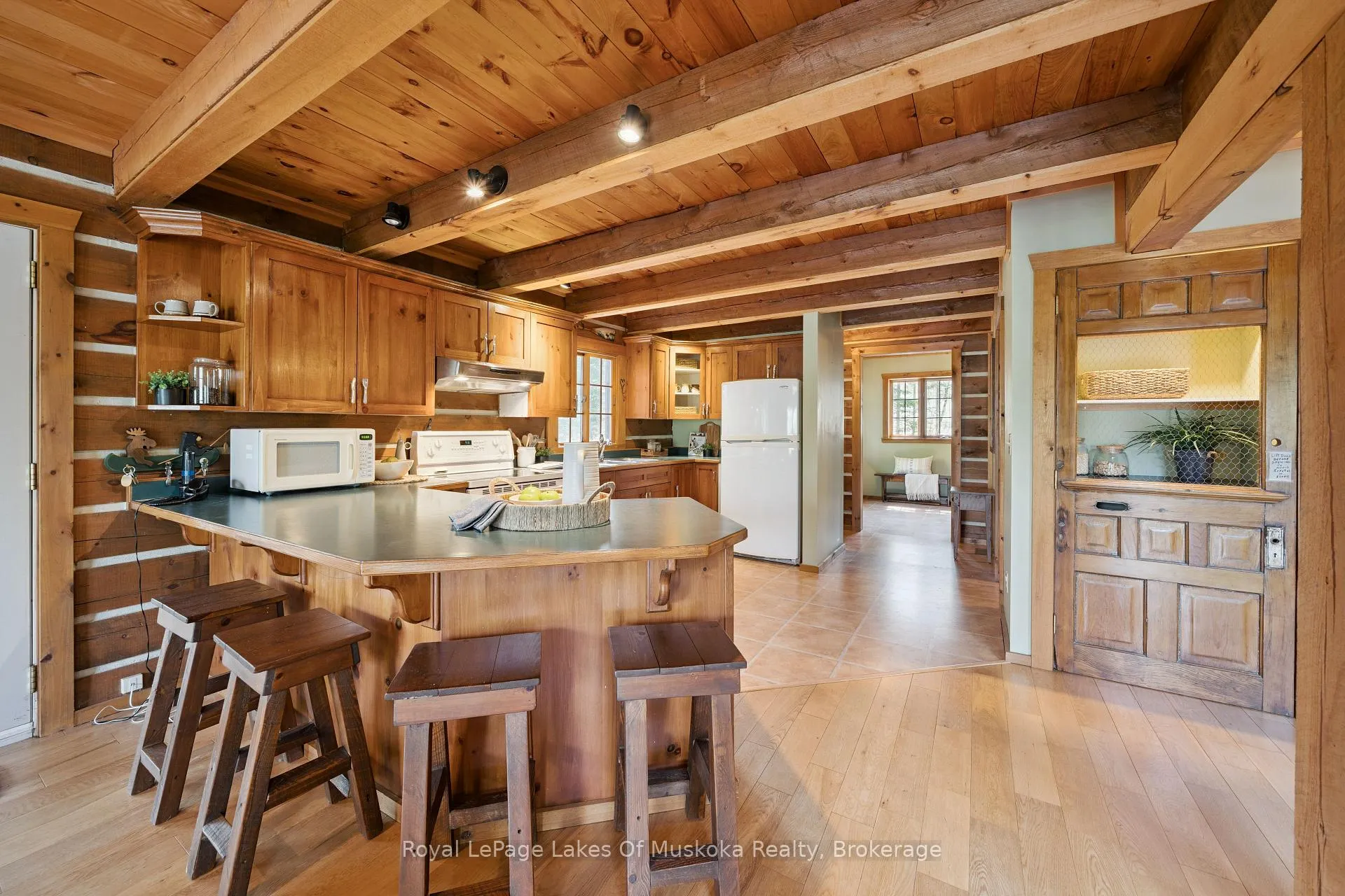 Photo 9 of 1004 McFadden Drive, Algonquin Highlands, McClintock — HOMEH