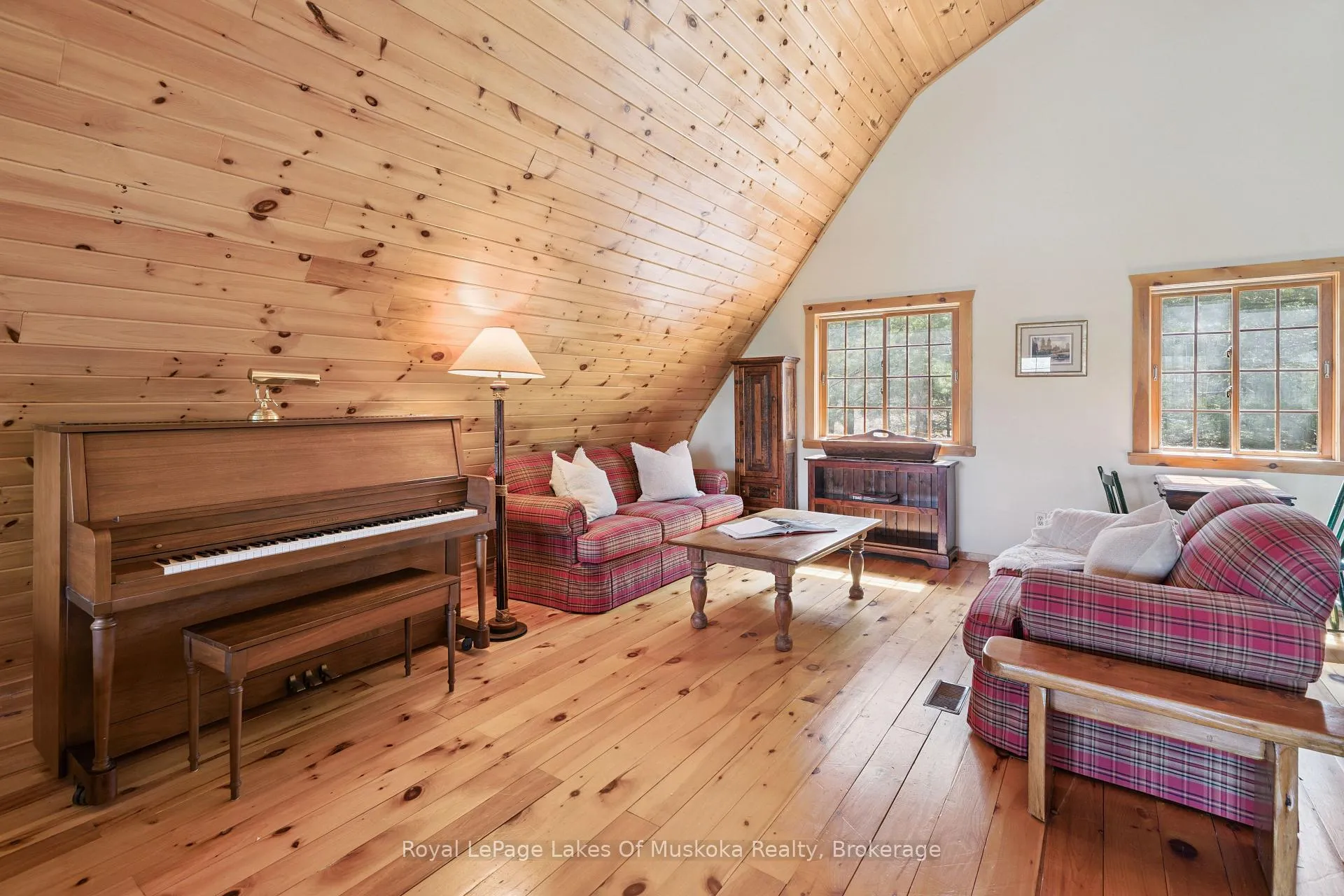 Photo 17 of 1004 McFadden Drive, Algonquin Highlands, McClintock — HOMEH