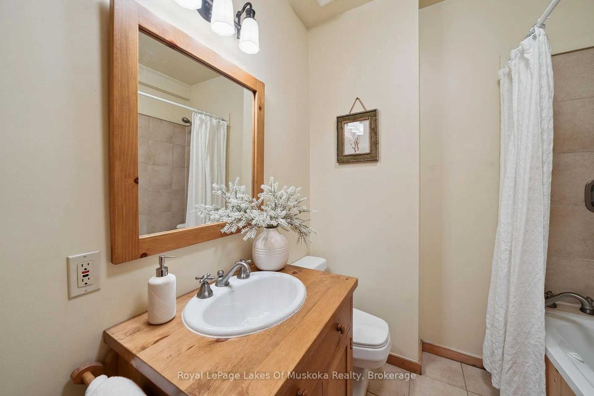 Photo 22 of 1004 McFadden Drive, Algonquin Highlands, McClintock — HOMEH