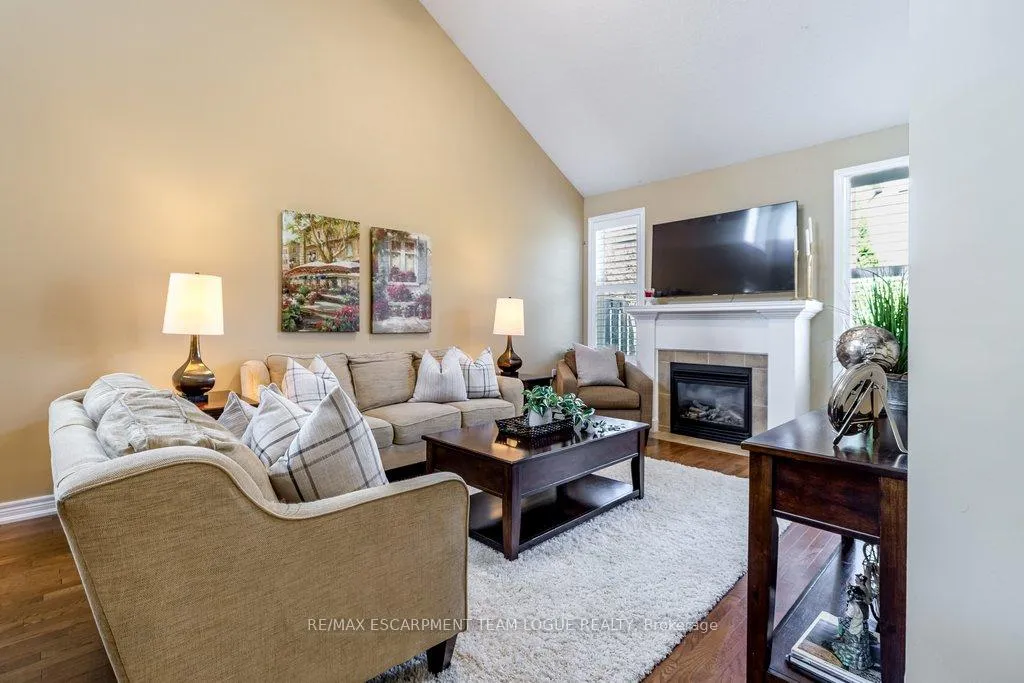 Photo 6 of Unit 21, 2165 Itabashi Way, Burlington, Tansley — HOMEH