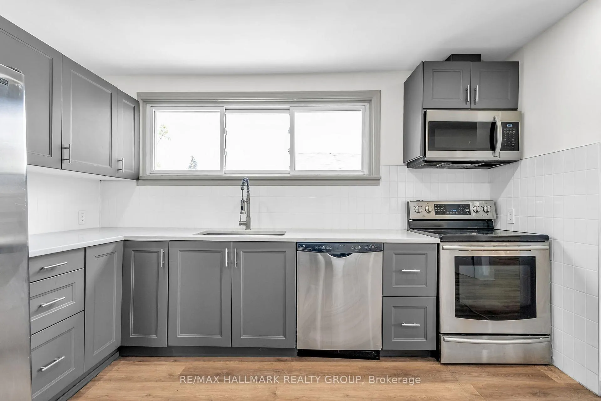 Photo 5 of 334-336 Eleventh Street E, Cornwall — HOMEH