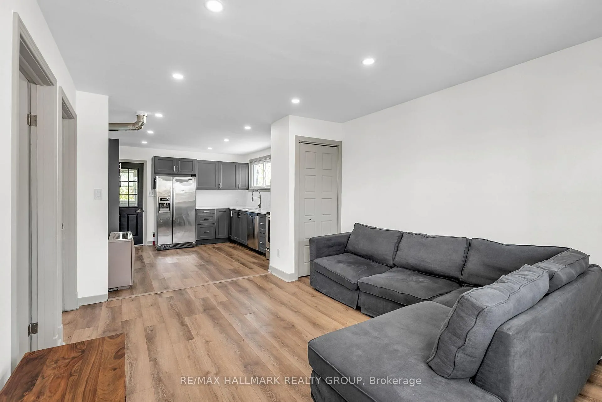 Photo 10 of 334-336 Eleventh Street E, Cornwall — HOMEH