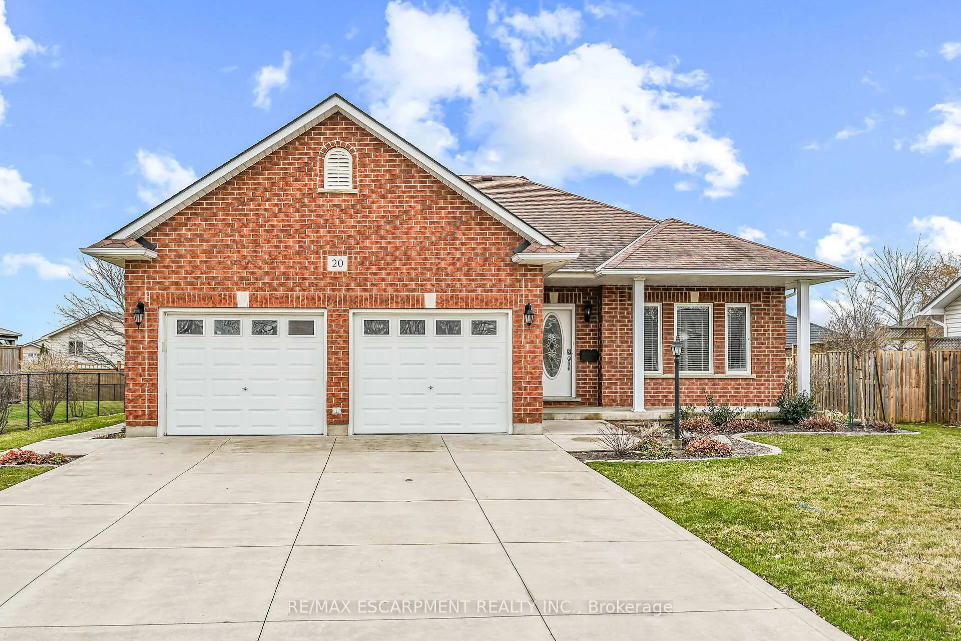 Front of 20 Oak Crescent