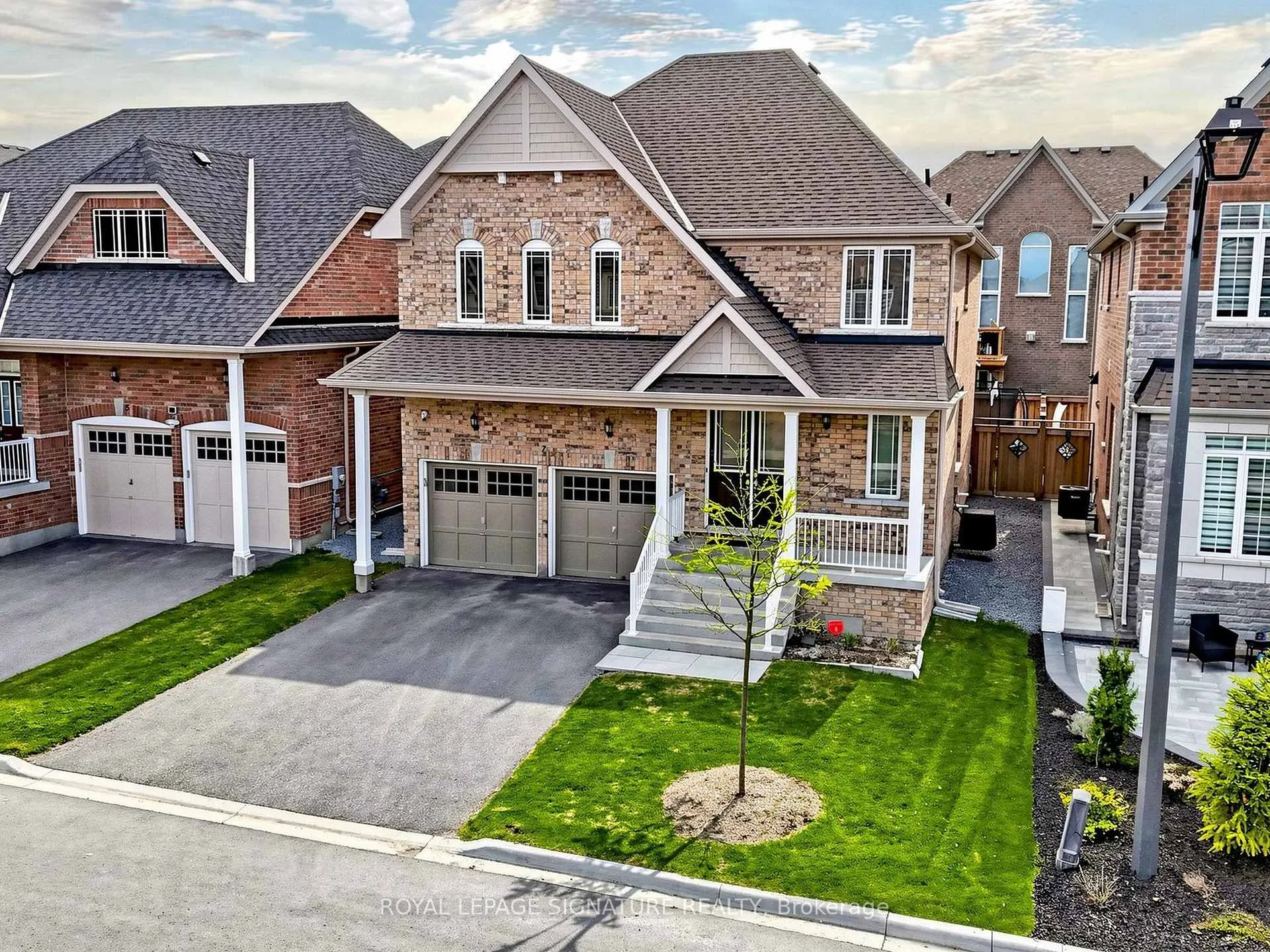 Photo 2 of 7 Kingknoll Crescent, Georgina, Keswick South — HOMEH