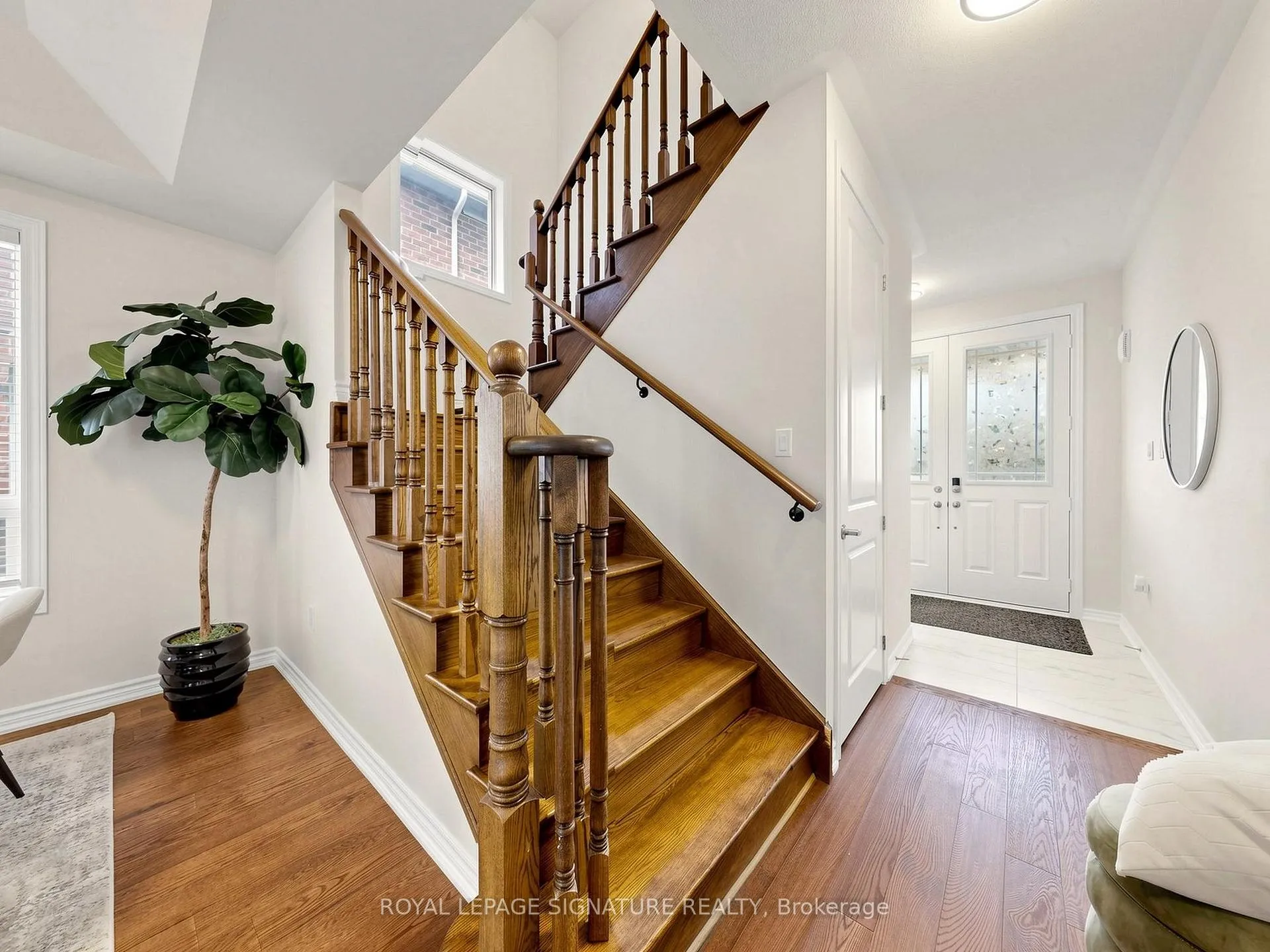 Photo 5 of 7 Kingknoll Crescent, Georgina, Keswick South — HOMEH
