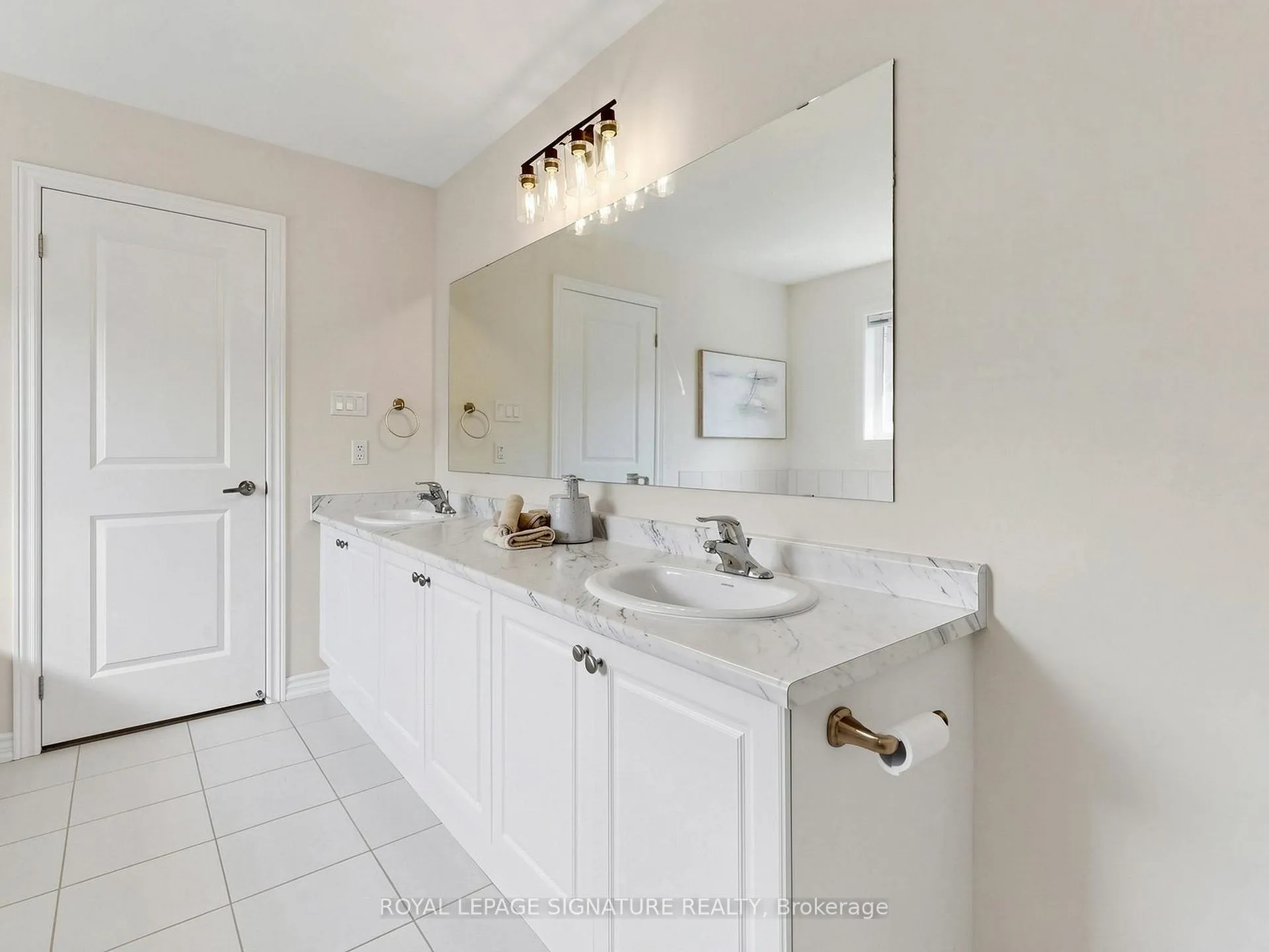 Photo 25 of 7 Kingknoll Crescent, Georgina, Keswick South — HOMEH