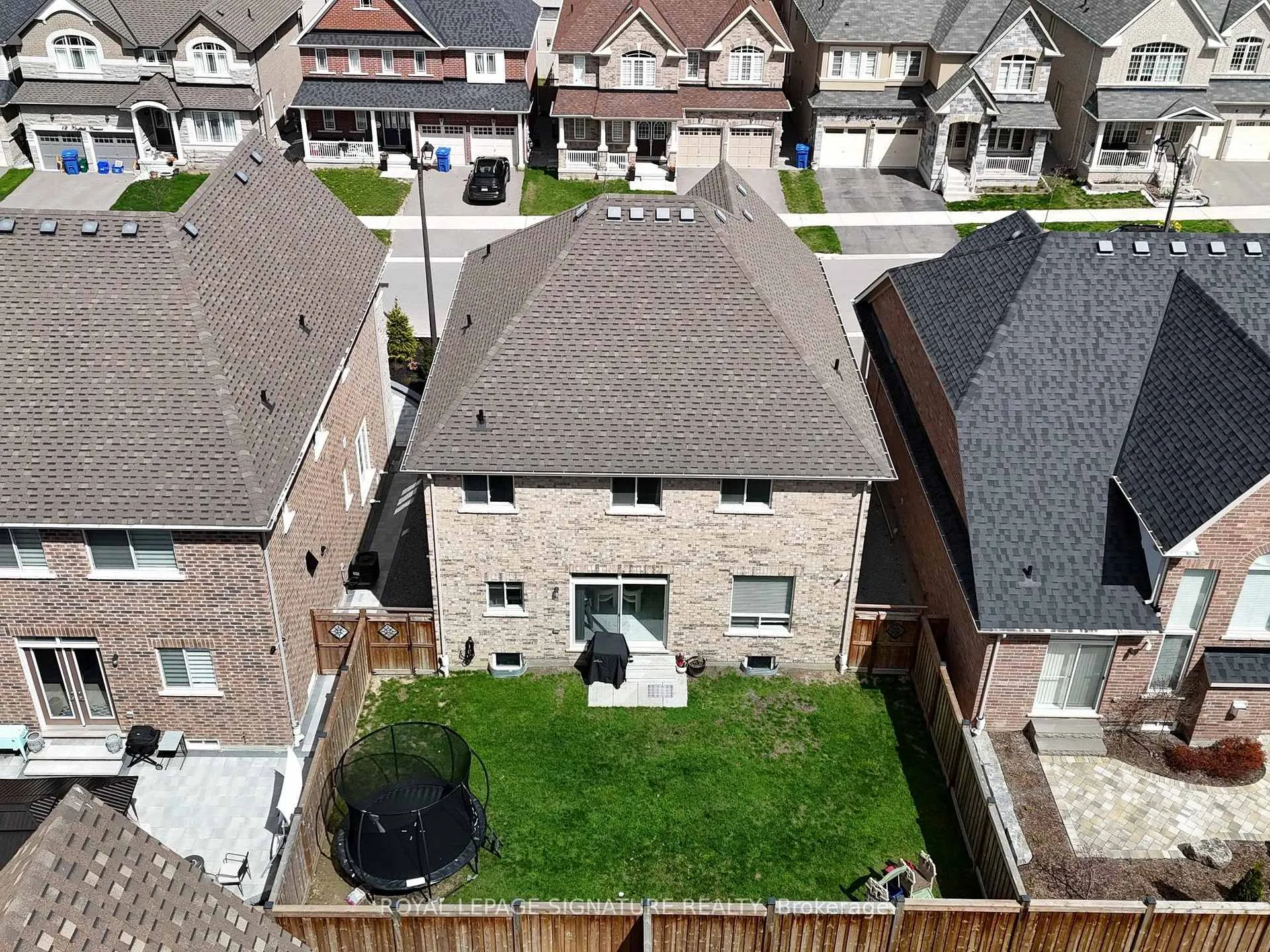 Photo 39 of 7 Kingknoll Crescent, Georgina, Keswick South — HOMEH