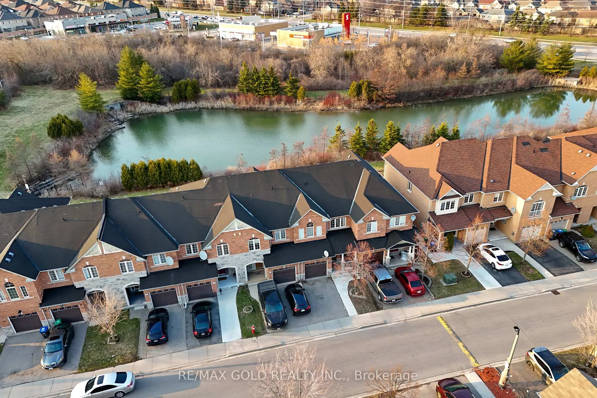 Photo 3 of 32 Bay Breeze Drive, Brampton, Sandringham-Wellington — HOMEH