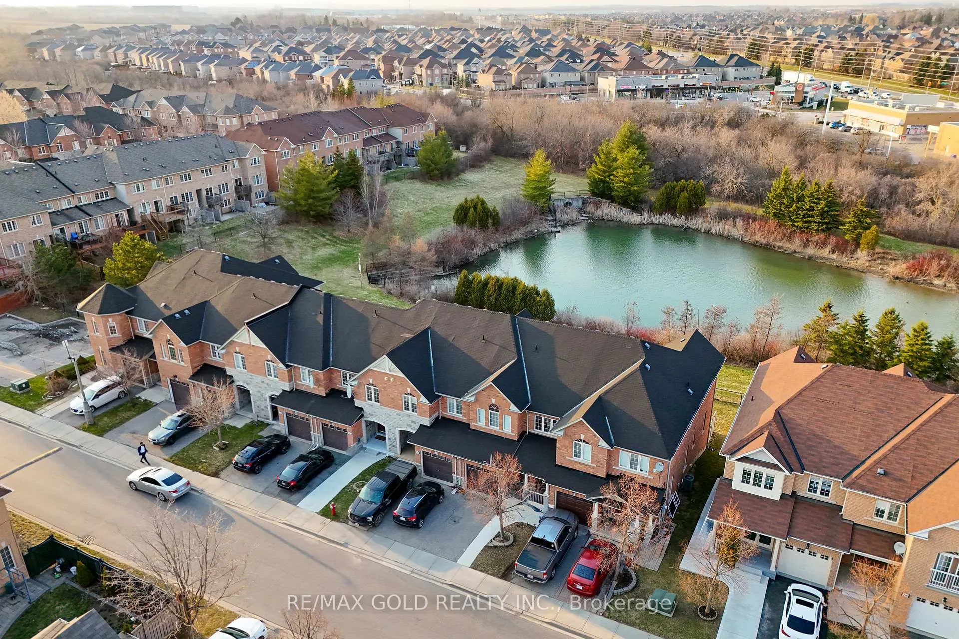 Photo 4 of 32 Bay Breeze Drive, Brampton, Sandringham-Wellington — HOMEH