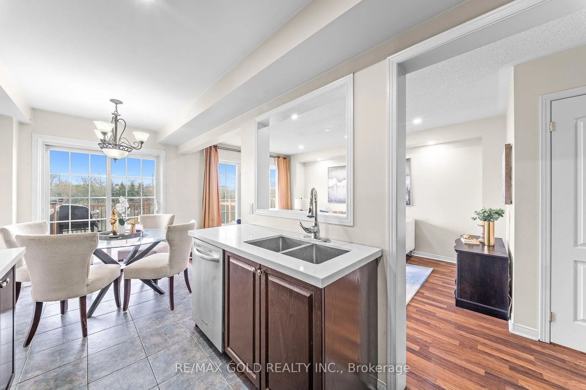 Photo 16 of 32 Bay Breeze Drive, Brampton, Sandringham-Wellington — HOMEH