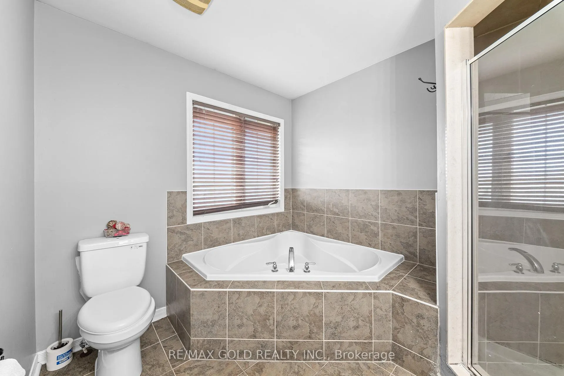 Photo 29 of 32 Bay Breeze Drive, Brampton, Sandringham-Wellington — HOMEH