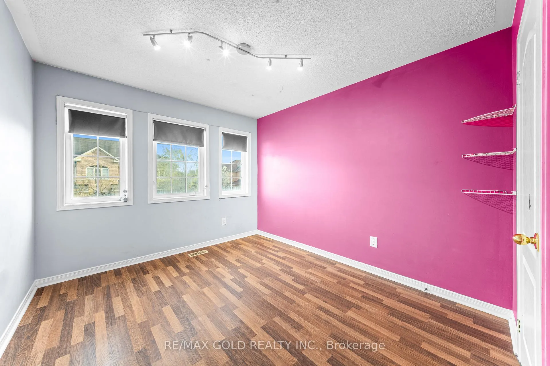 Photo 32 of 32 Bay Breeze Drive, Brampton, Sandringham-Wellington — HOMEH