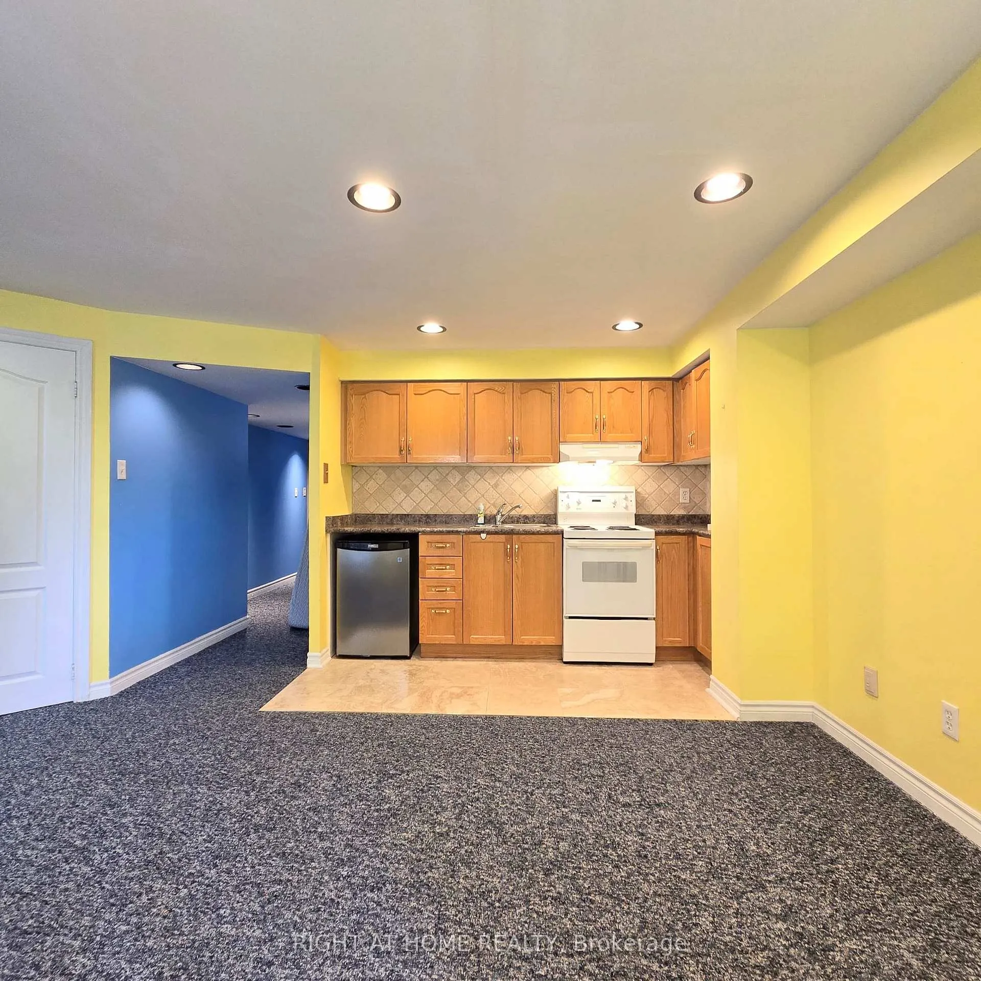 Photo 5 of Unit Bsmt, 65 Mare Crescent, Etobicoke, West Humber-Clairville — HOMEH