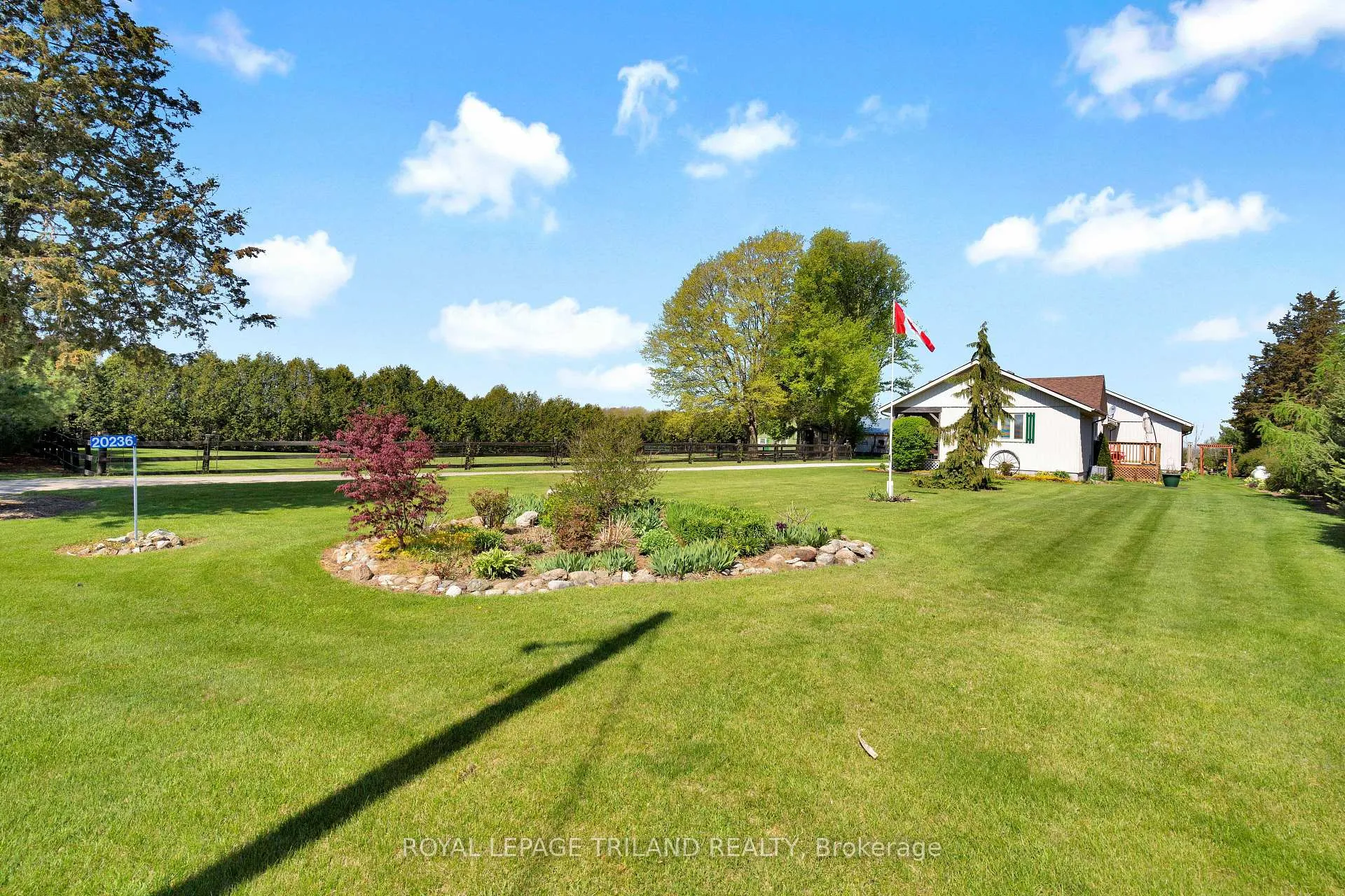 Photo 2 of 20236 Marsh Line, West Elgin, Rural West Elgin — HOMEH