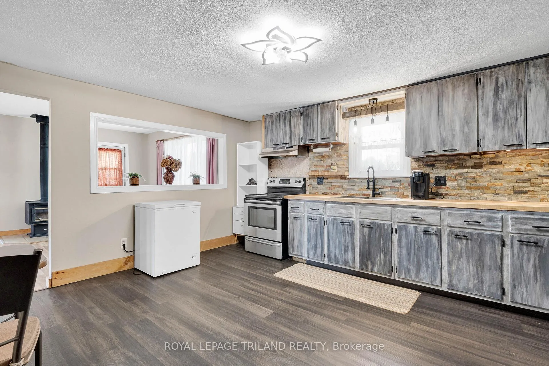 Photo 4 of 20236 Marsh Line, West Elgin, Rural West Elgin — HOMEH