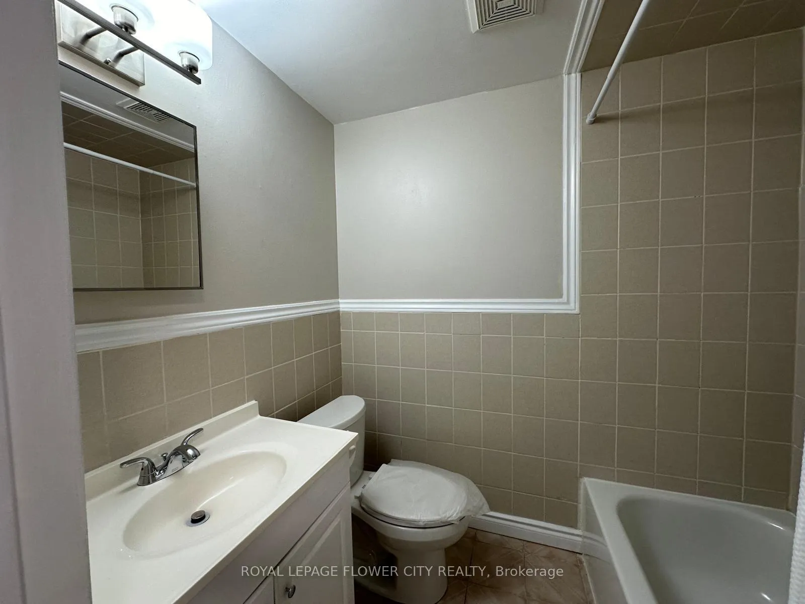 Photo 4 of Unit Bsmt, 415 Hansen Road N, Brampton, Madoc — HOMEH