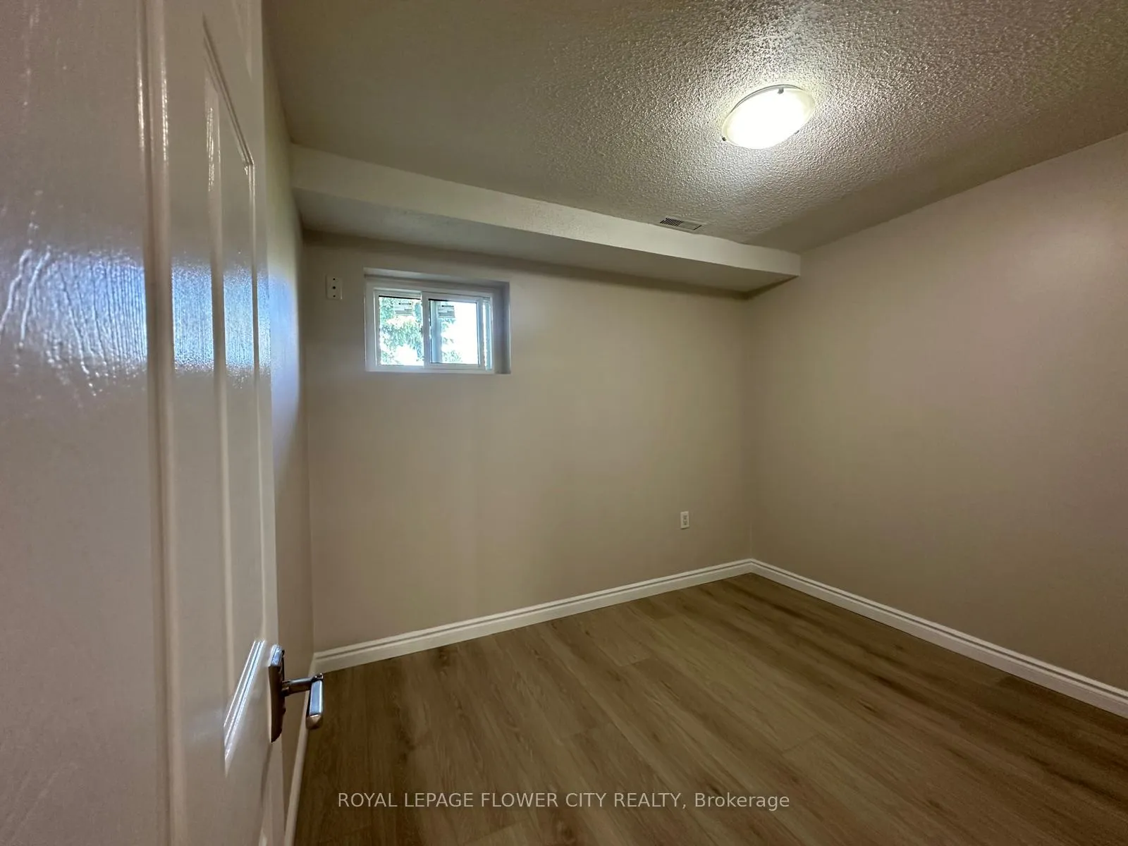 Photo 5 of Unit Bsmt, 415 Hansen Road N, Brampton, Madoc — HOMEH