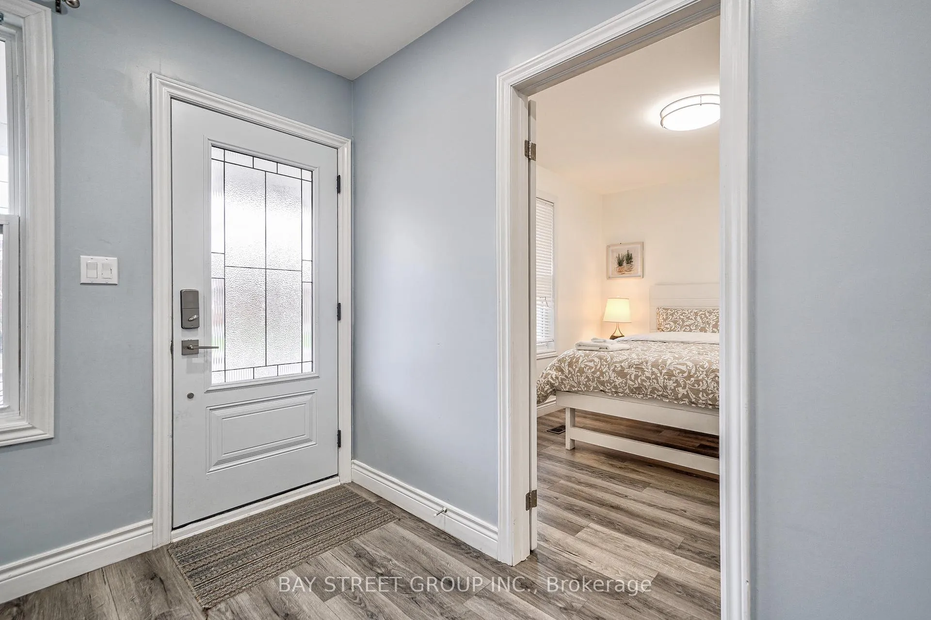 Photo 4 of 5241 Kitchener Street, Niagara Falls, Clifton Hill — HOMEH