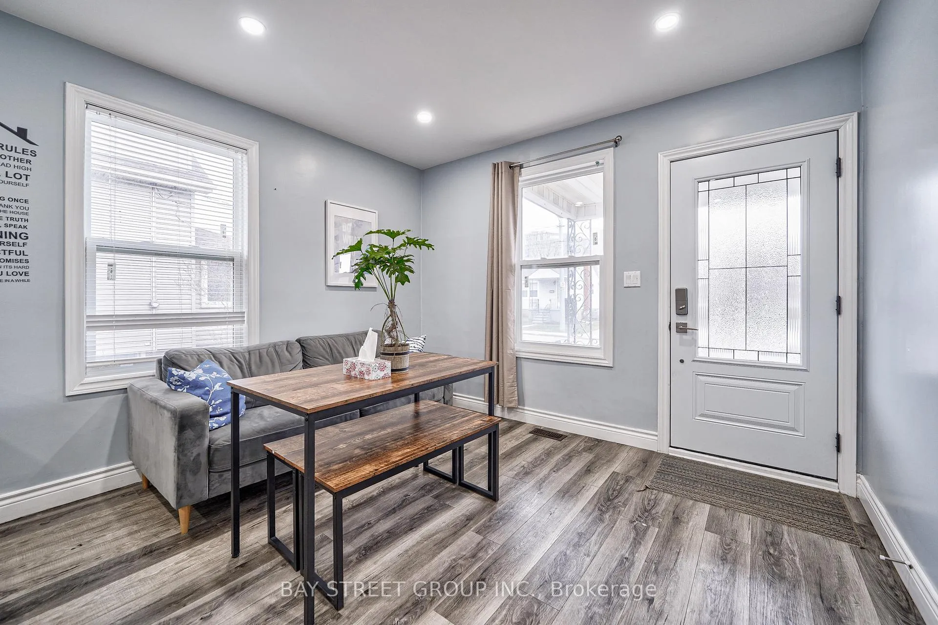 Photo 5 of 5241 Kitchener Street, Niagara Falls, Clifton Hill — HOMEH