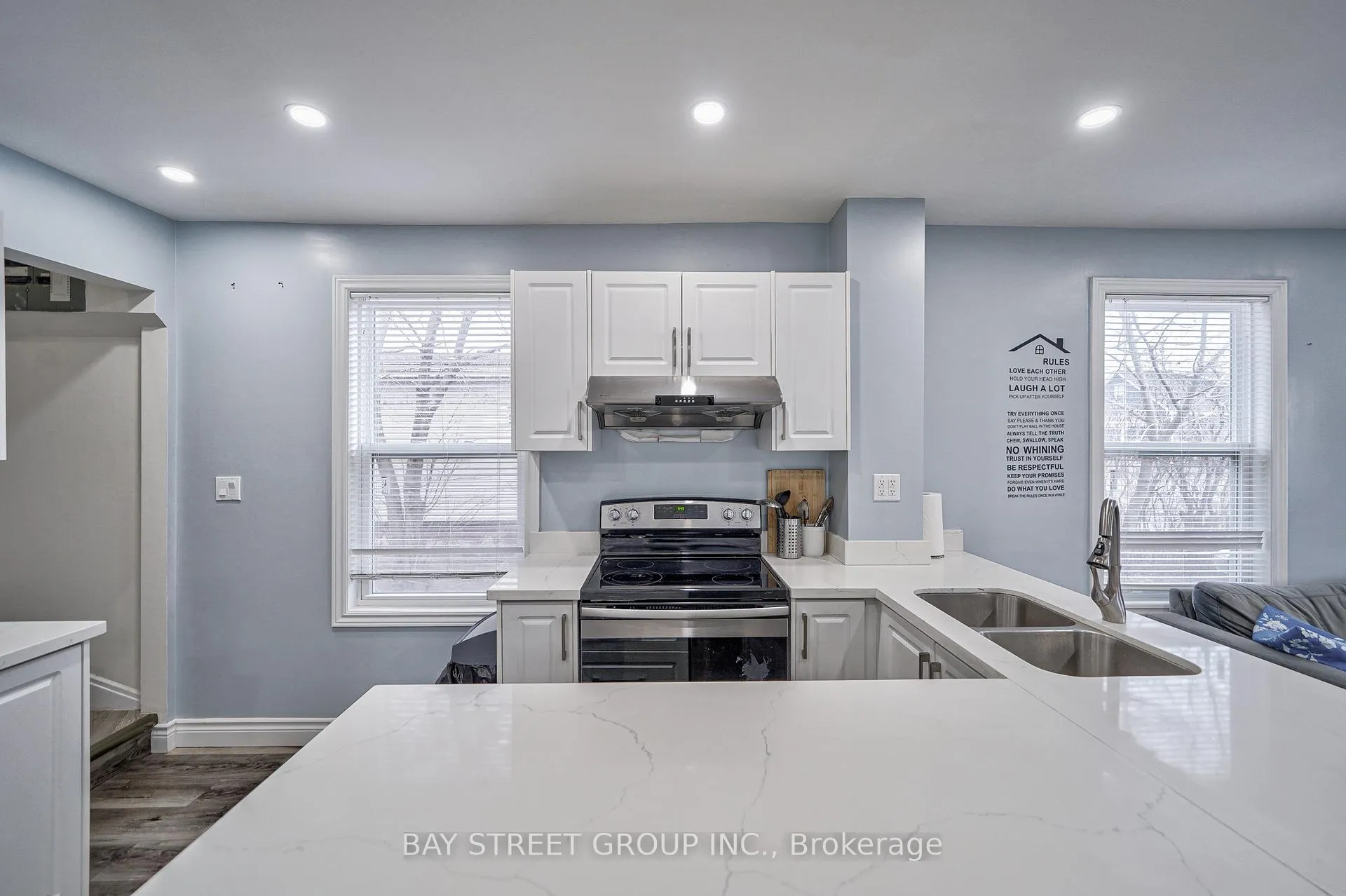 Photo 9 of 5241 Kitchener Street, Niagara Falls, Clifton Hill — HOMEH