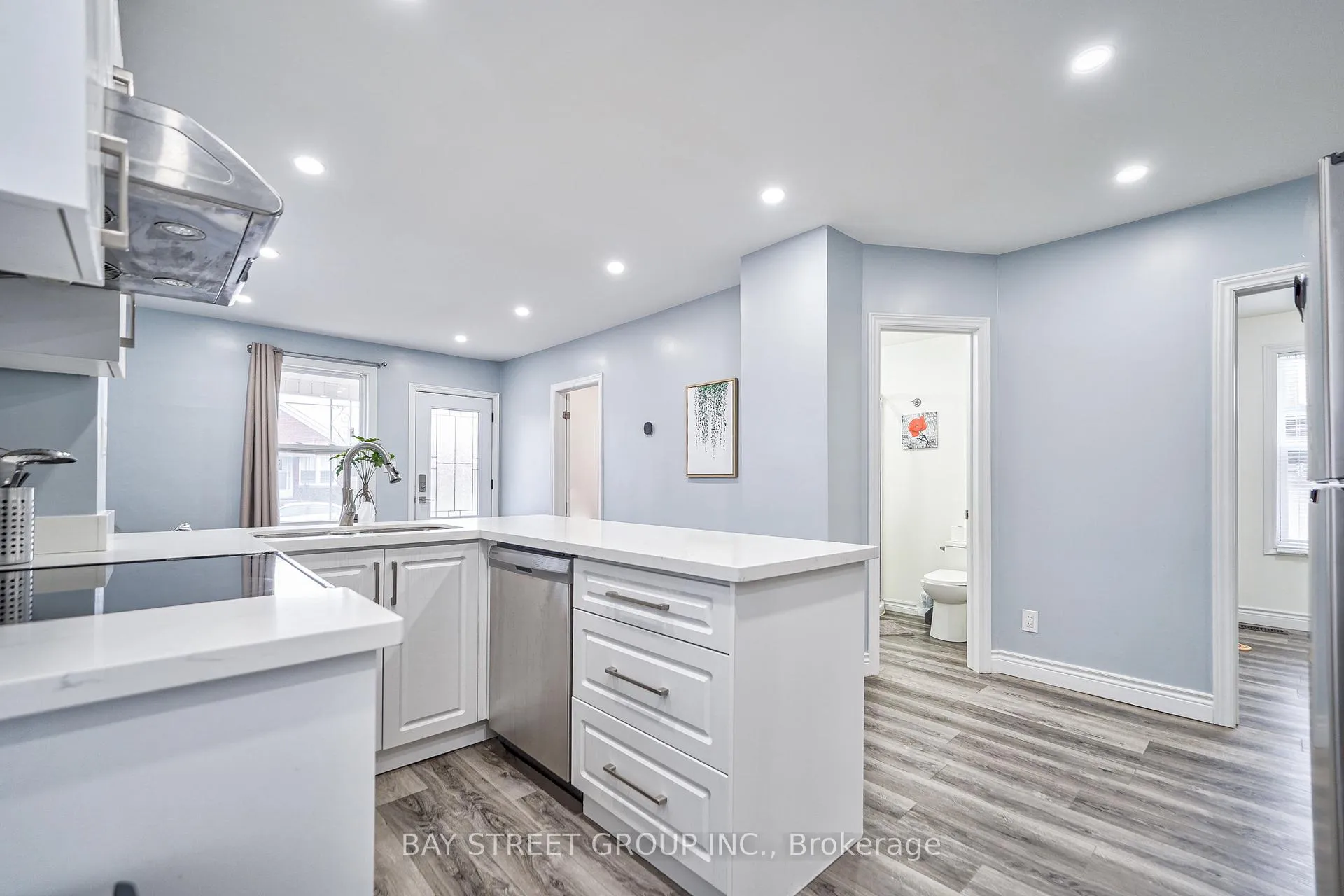Photo 12 of 5241 Kitchener Street, Niagara Falls, Clifton Hill — HOMEH