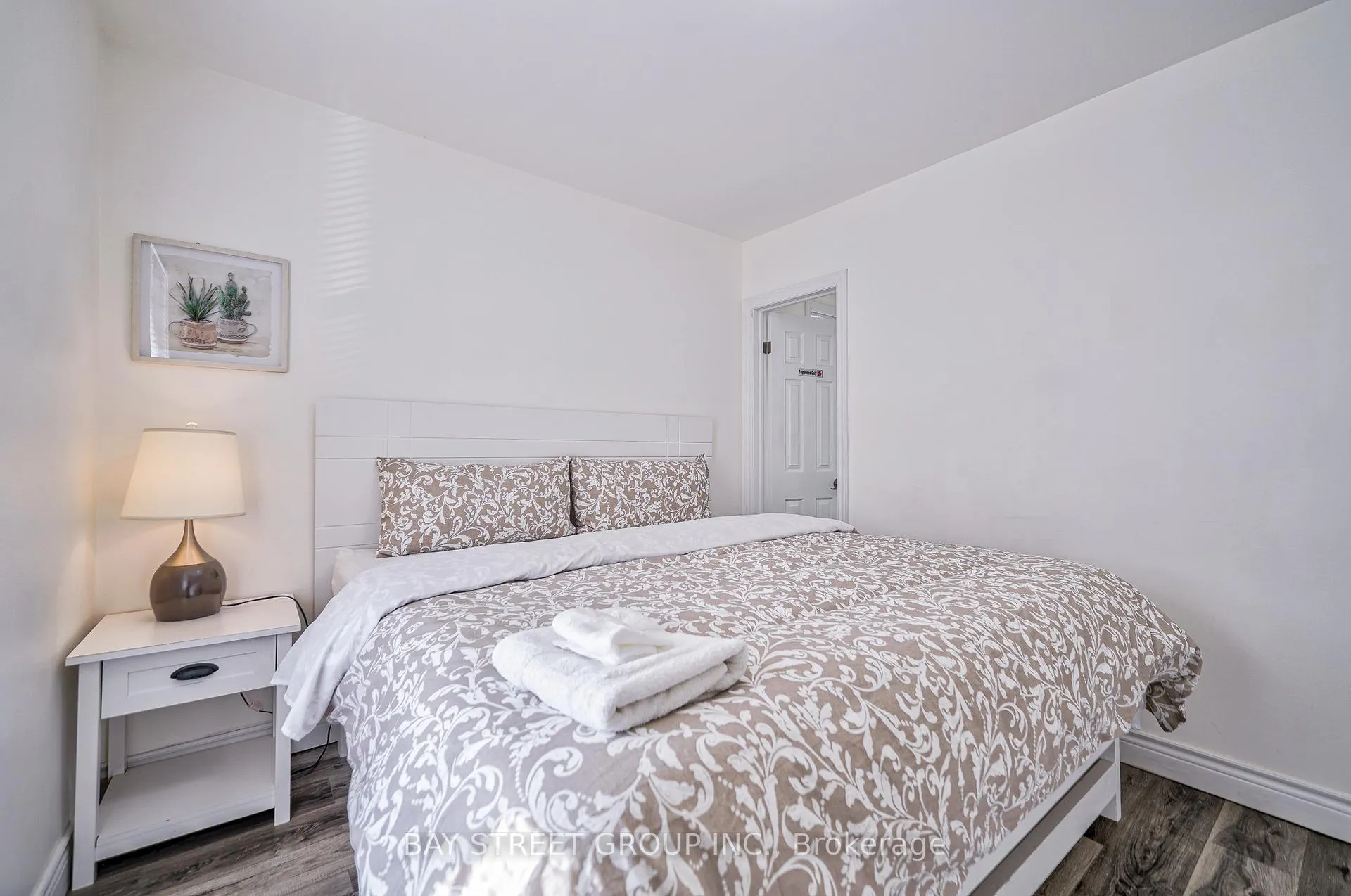Photo 15 of 5241 Kitchener Street, Niagara Falls, Clifton Hill — HOMEH