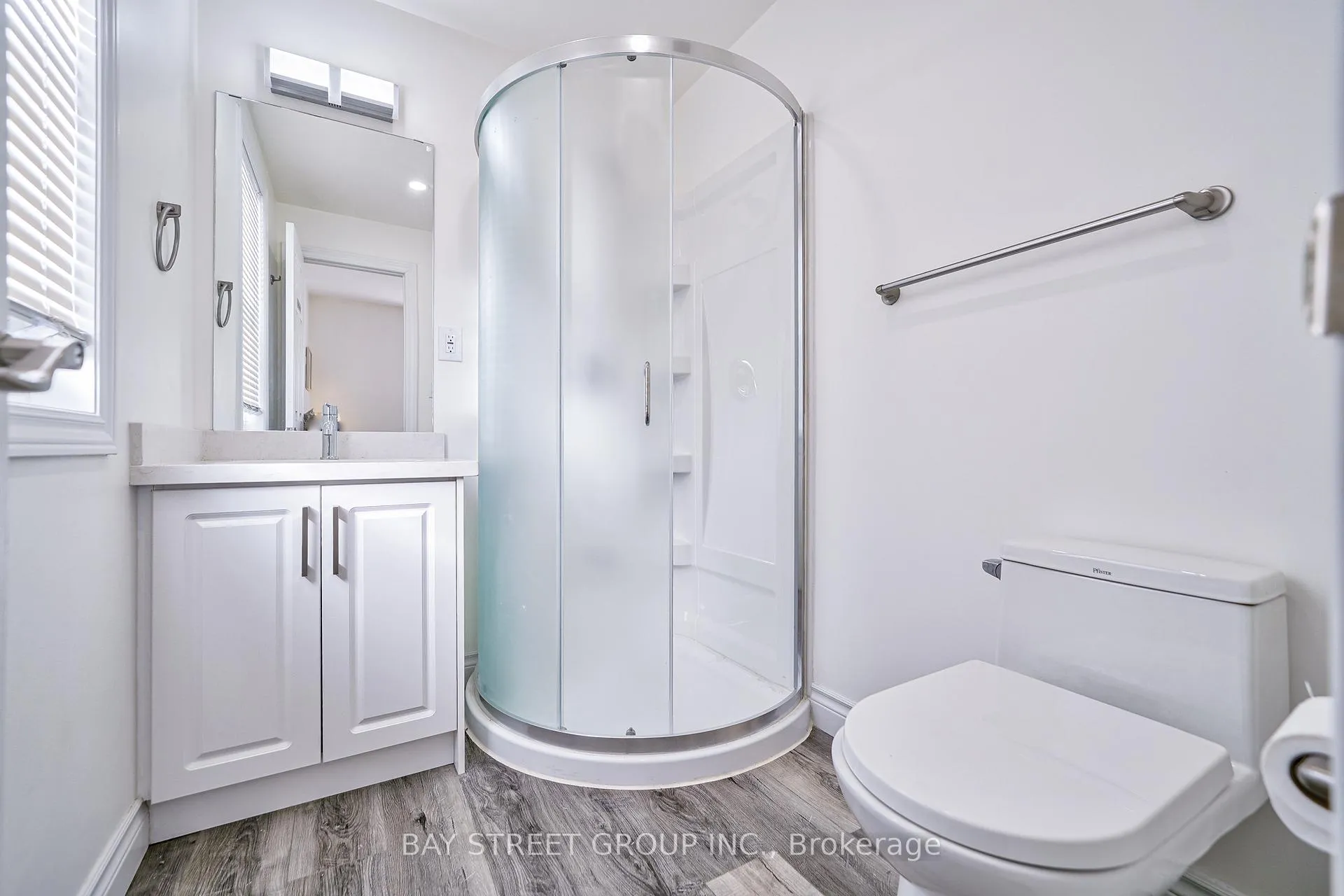 Photo 17 of 5241 Kitchener Street, Niagara Falls, Clifton Hill — HOMEH