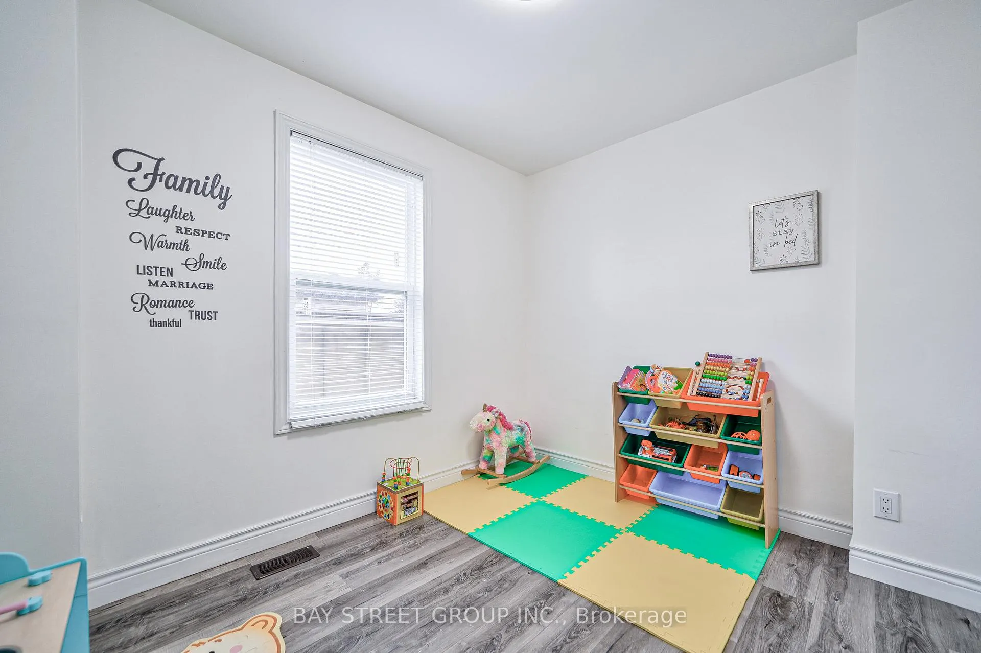 Photo 19 of 5241 Kitchener Street, Niagara Falls, Clifton Hill — HOMEH