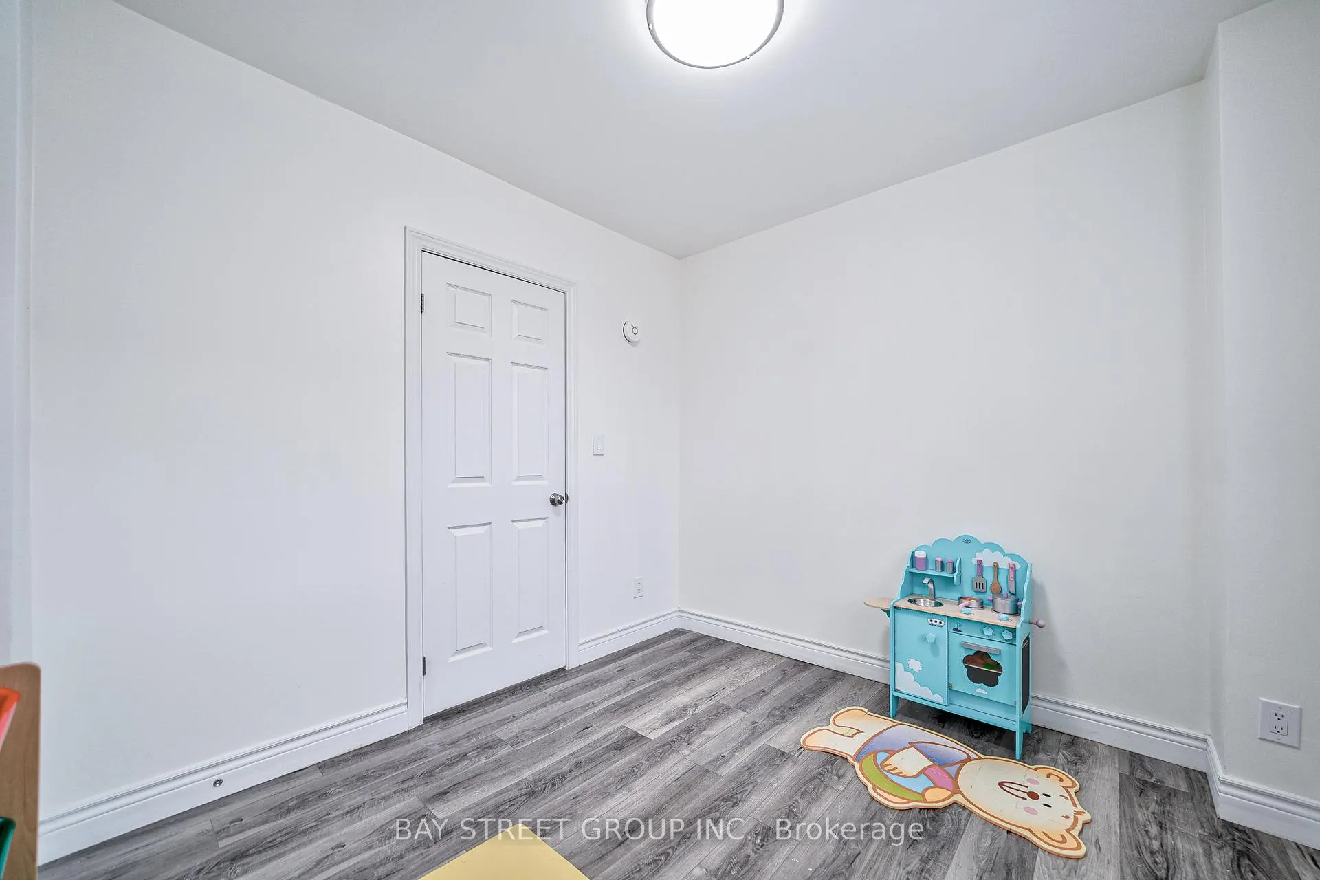 Photo 20 of 5241 Kitchener Street, Niagara Falls, Clifton Hill — HOMEH