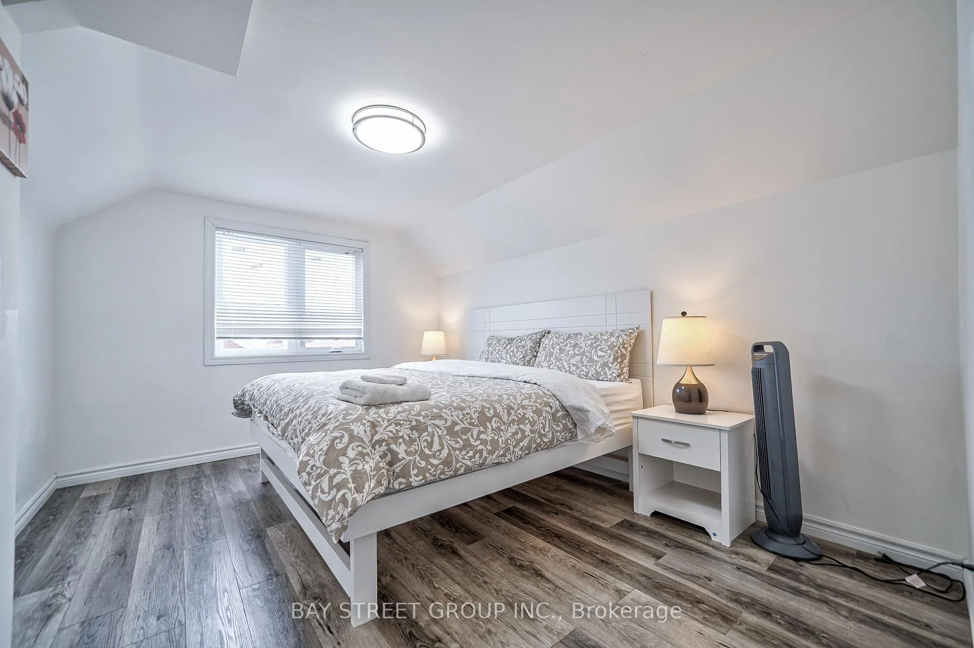 Photo 35 of 5241 Kitchener Street, Niagara Falls, Clifton Hill — HOMEH
