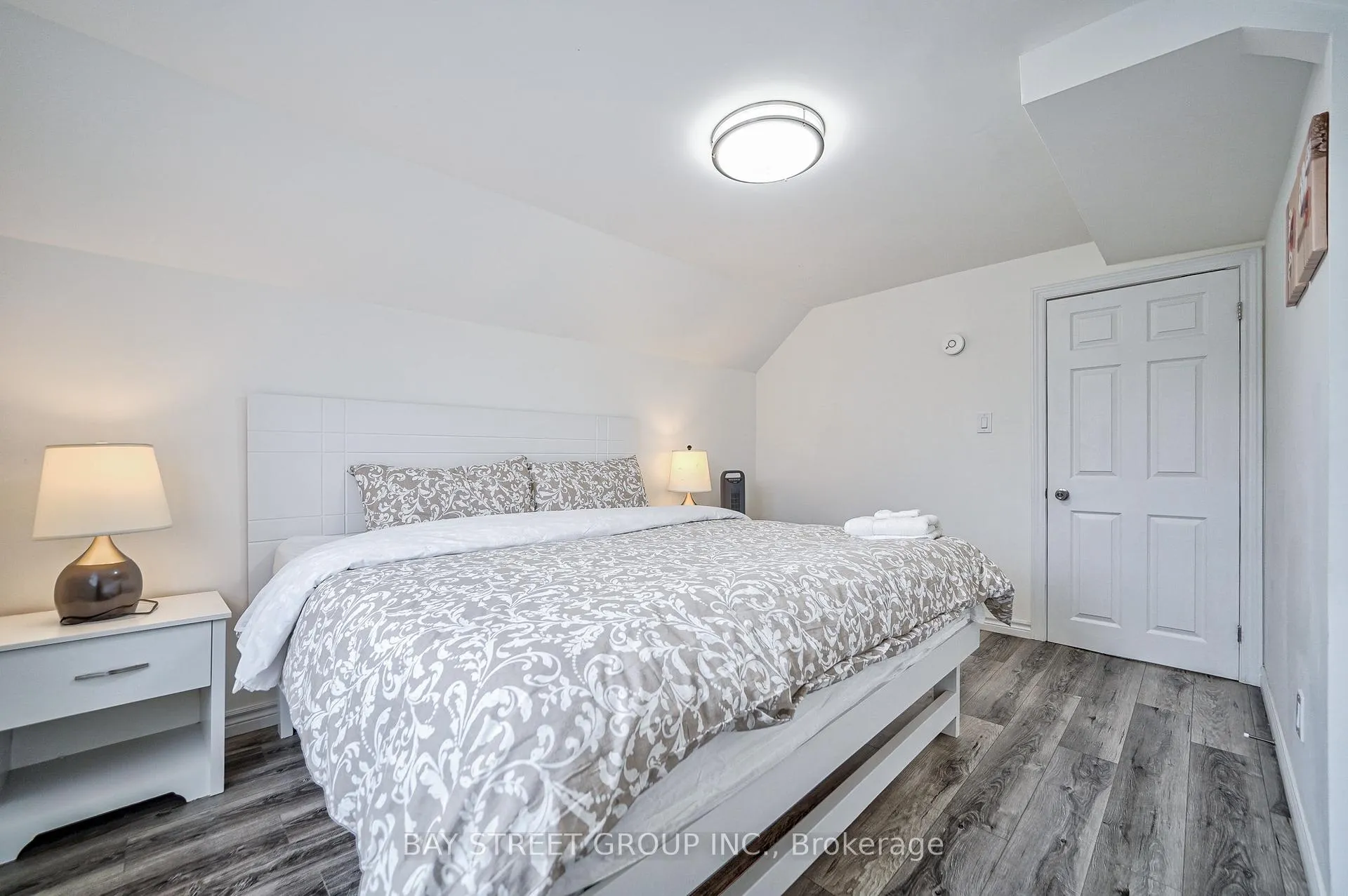 Photo 37 of 5241 Kitchener Street, Niagara Falls, Clifton Hill — HOMEH