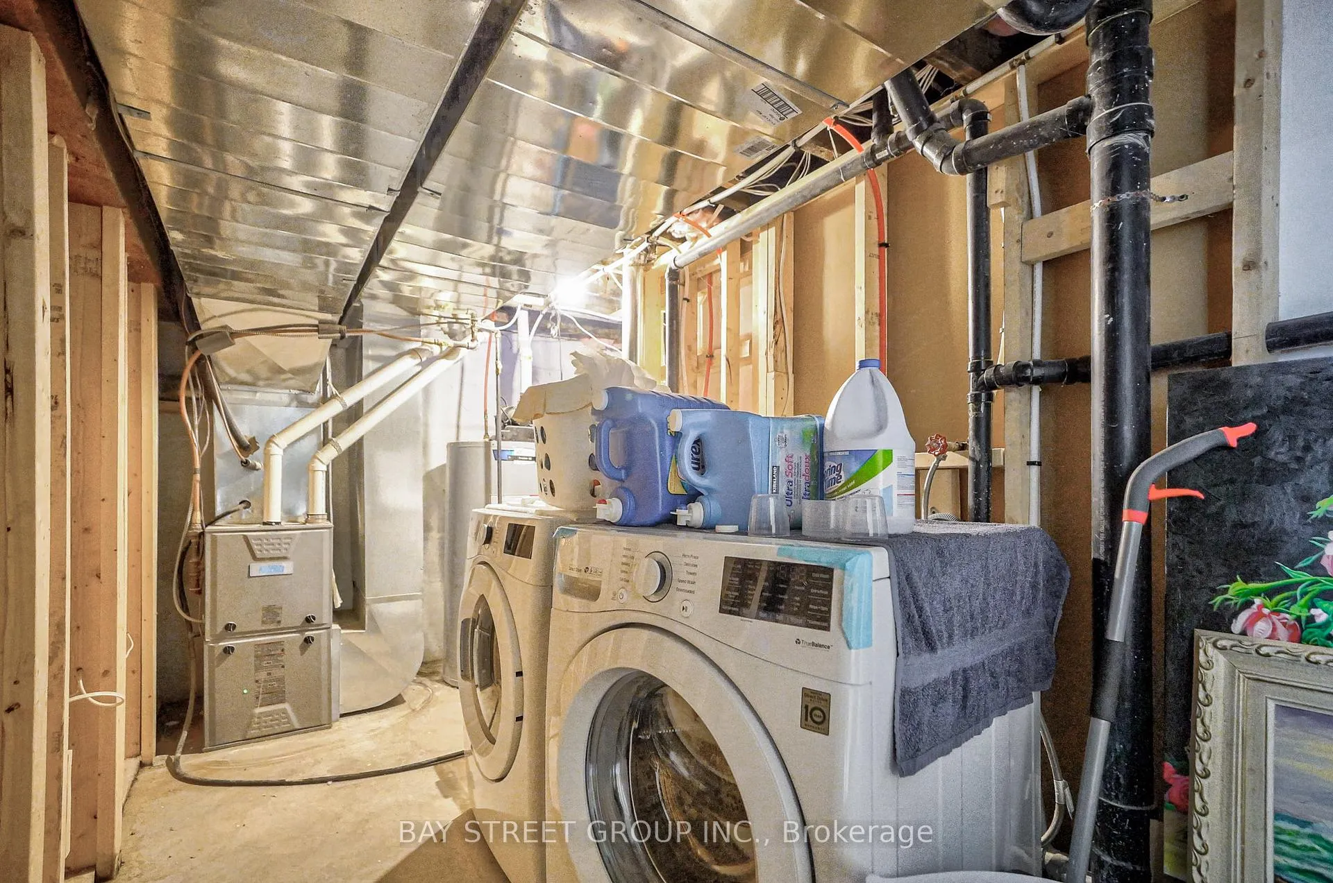Photo 47 of 5241 Kitchener Street, Niagara Falls, Clifton Hill — HOMEH