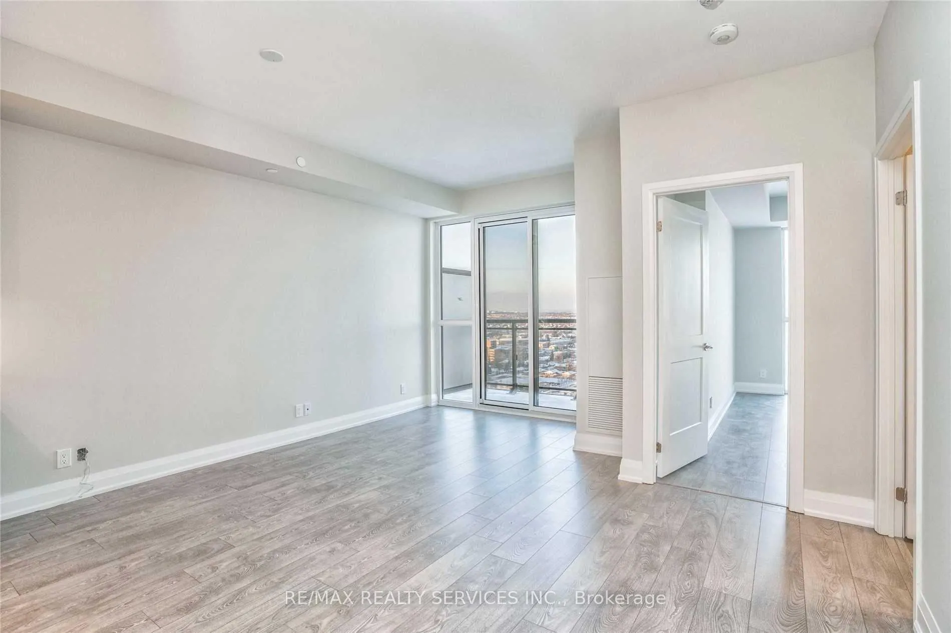 Photo 3 of Unit 2002, 15 Lynch Street, Brampton, Downtown Brampton — HOMEH