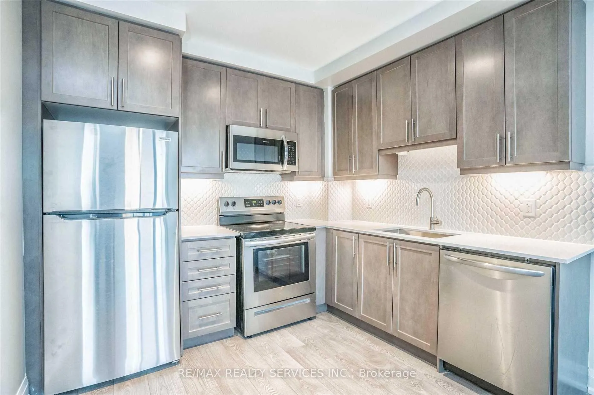 Photo 10 of Unit 2002, 15 Lynch Street, Brampton, Downtown Brampton — HOMEH