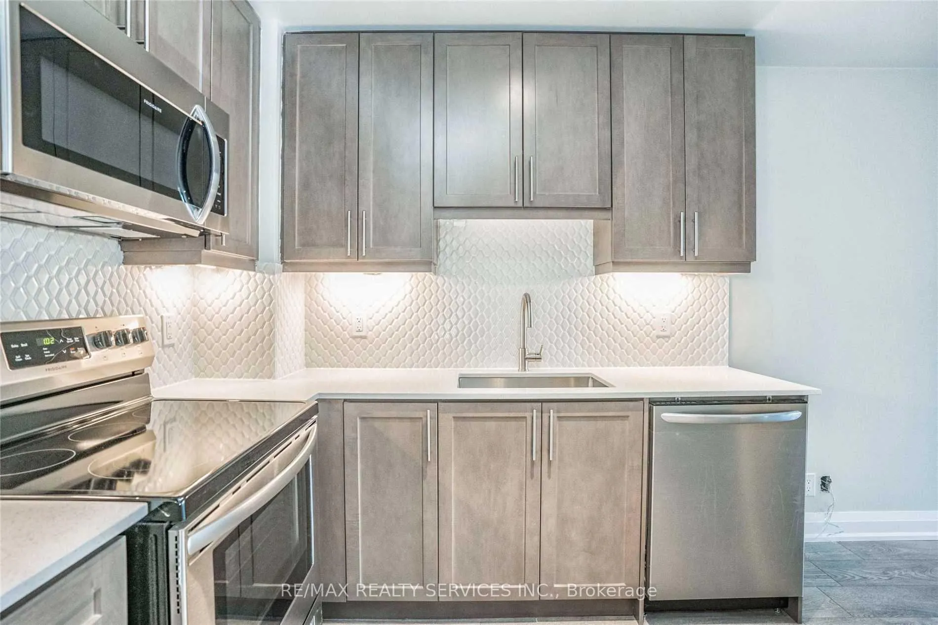 Photo 11 of Unit 2002, 15 Lynch Street, Brampton, Downtown Brampton — HOMEH