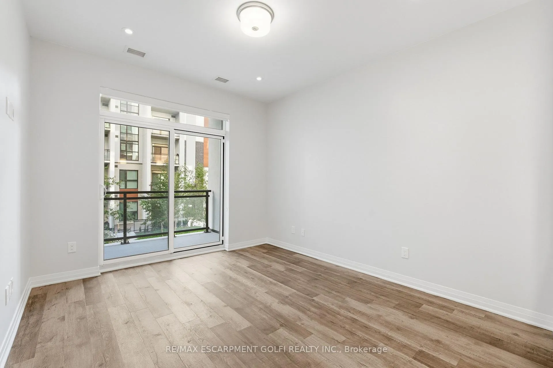 Photo 10 of Unit 204, 470 Gordon Krantz Avenue, Milton, Walker — HOMEH