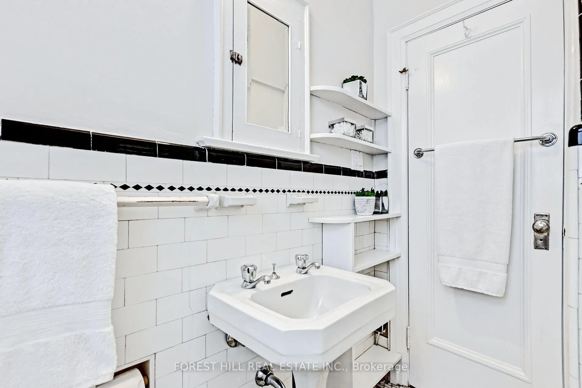 Photo 25 of 187 Glenview Avenue, Toronto, Lawrence Park South — HOMEH