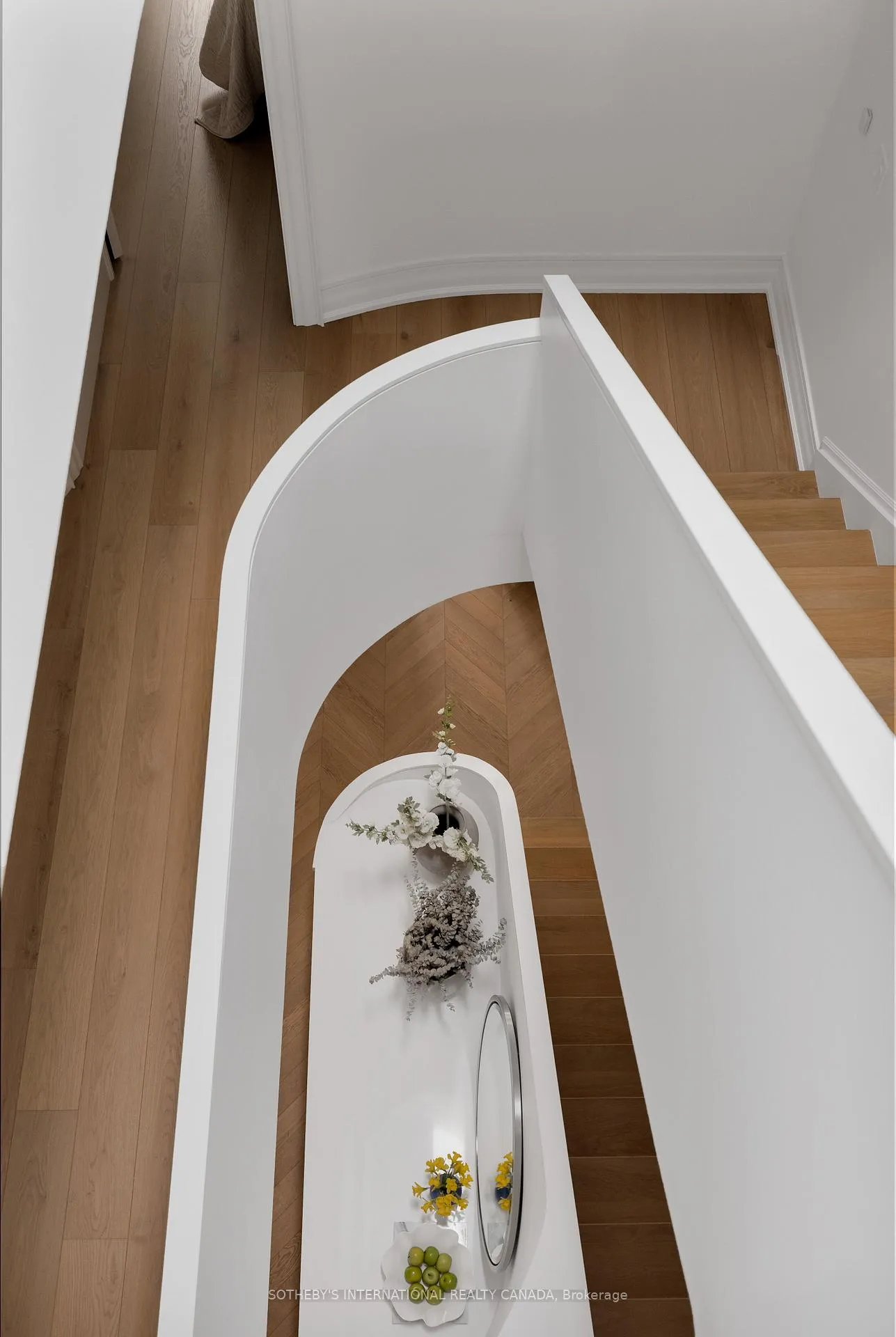 Photo 4 of 122 MacPherson Avenue, Toronto, The Annex — HOMEH